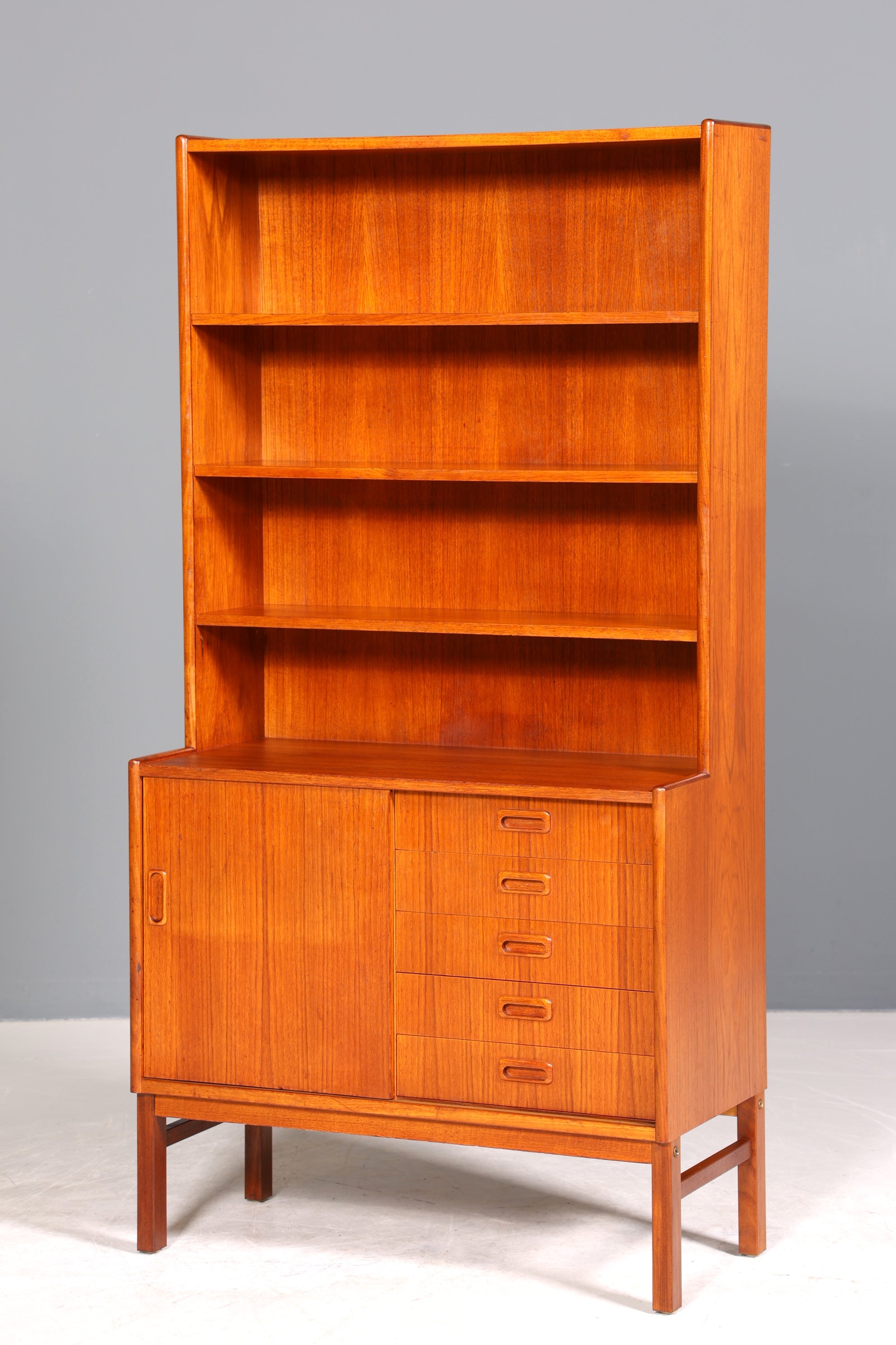Traumhaftes Mid Century Regal Vintage Teak Holz Schrank Bücherregal Kommode
