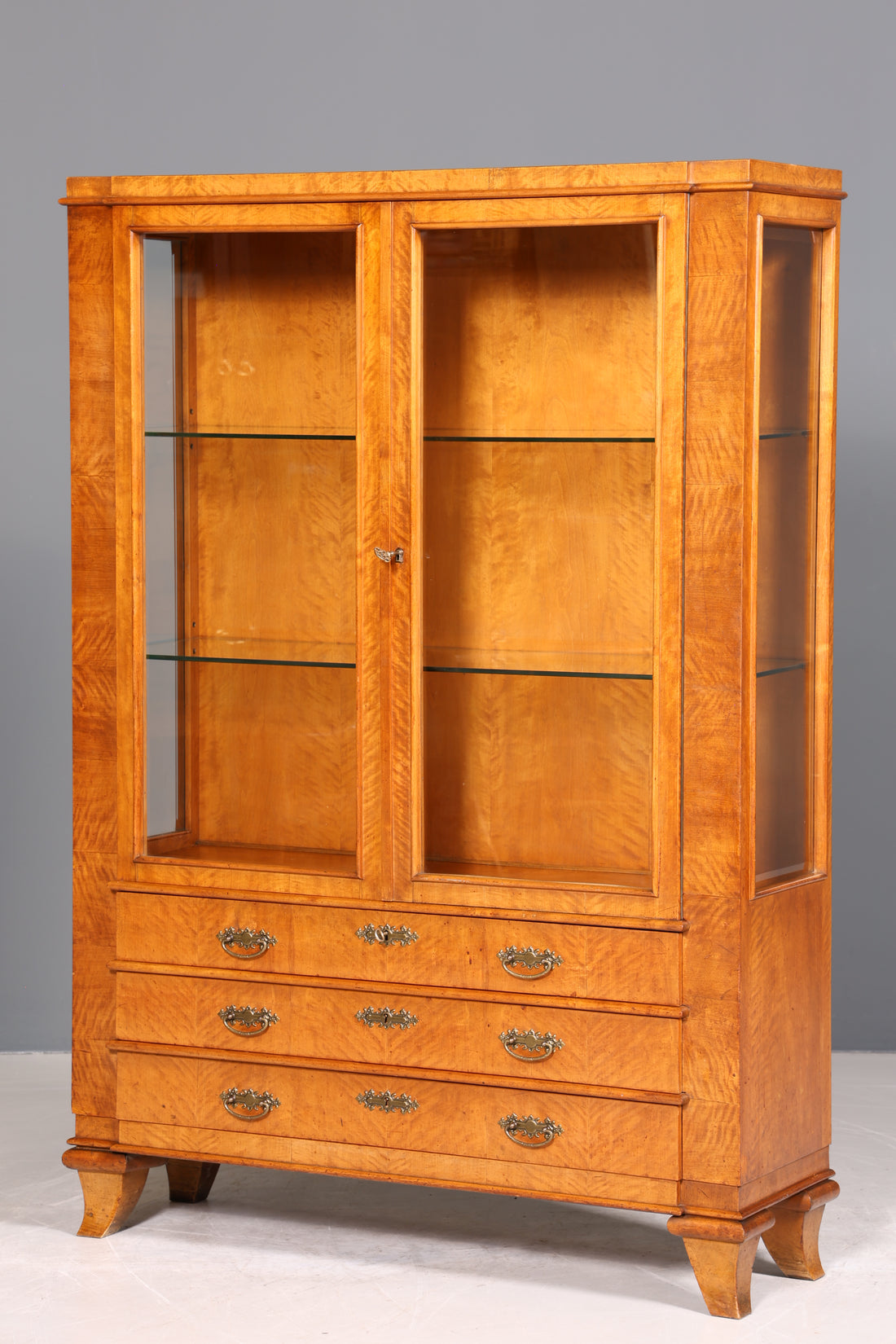 Traumhafte Vitrine im Biedermeier Stil Antik Schrank Geschirrschrank Art Deco Regal