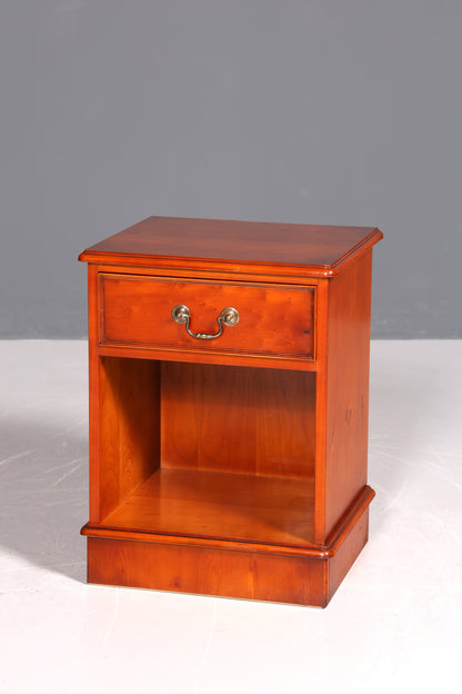 Wunderschöne Englische Kommode Eibe echt Holz Nachttisch Telefontisch Beistelltisch Ablagetisch