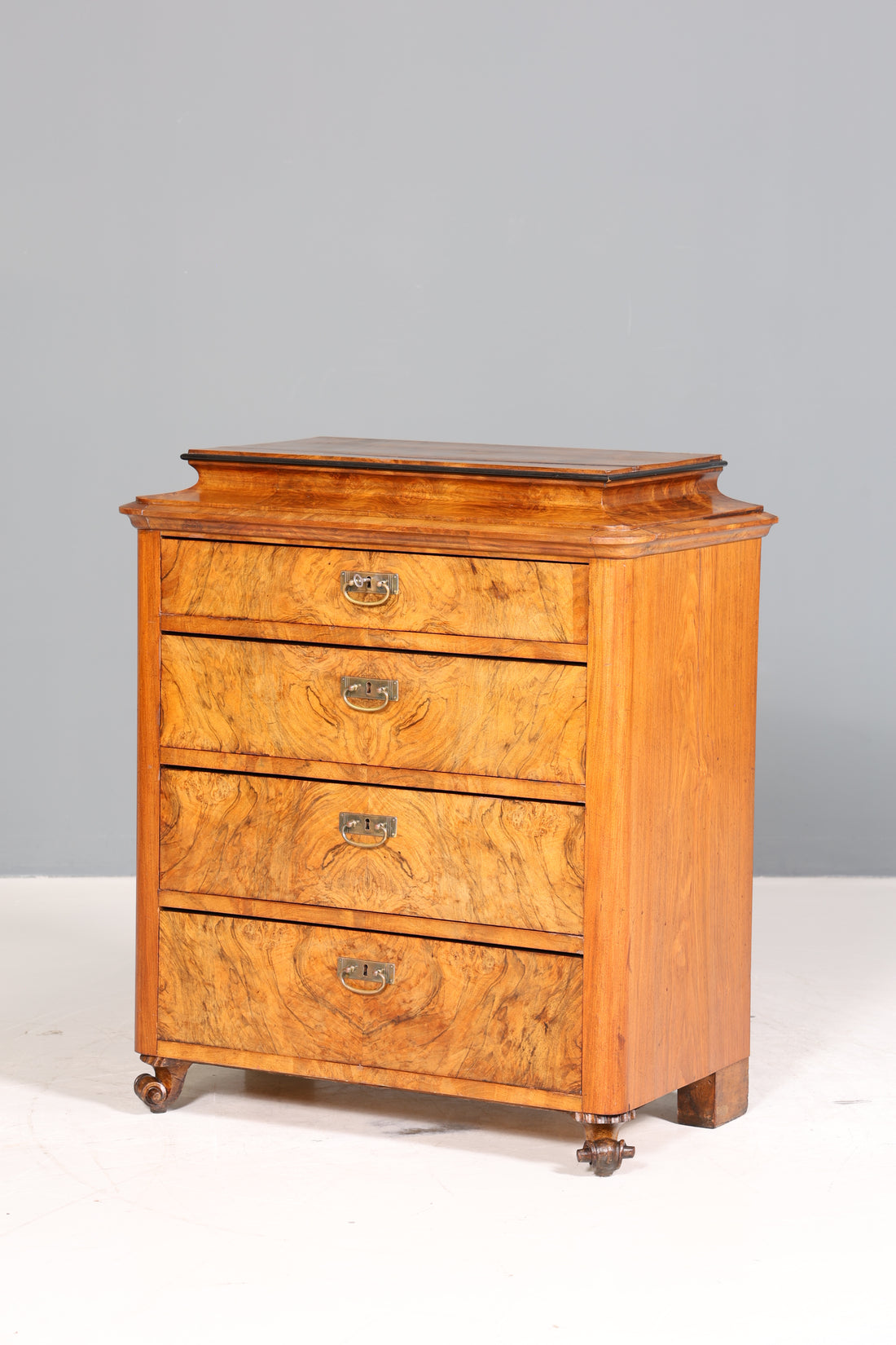 Edle Louis Philippe Kommode Nussbaum Gründerzeit Schubladenkommode um 1890