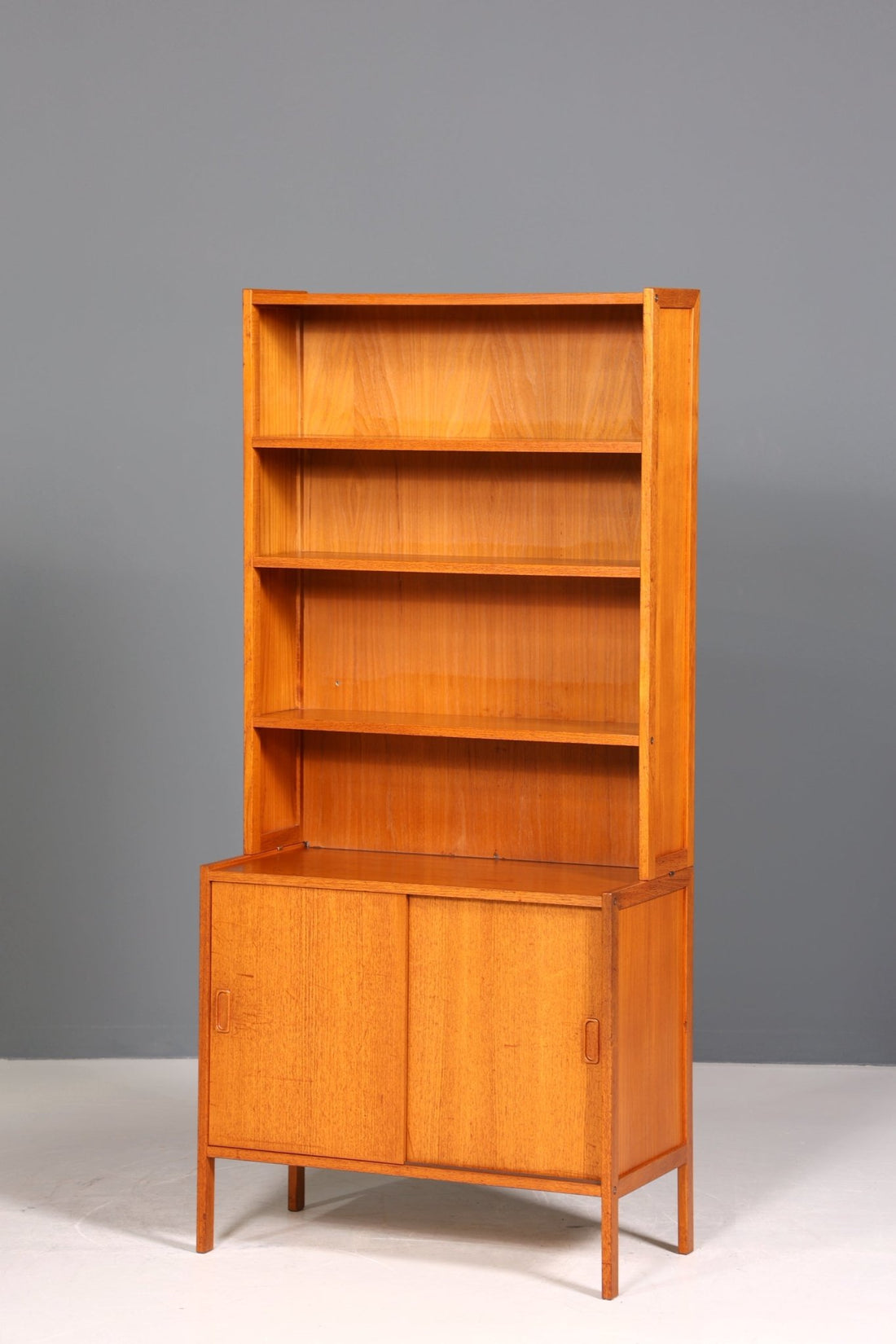 Schlichtes Mid Century Bücherregal Danish Design Schrank Retro Kommode Schiebetür Regal Vintage 1 von 2