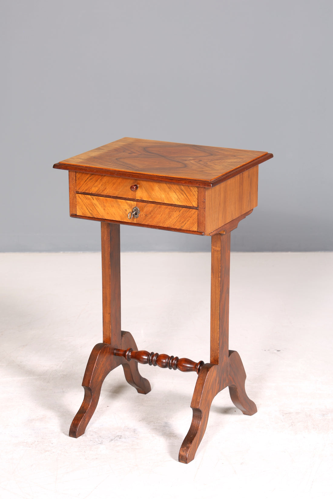 Stilvoller Gründerzeit Beistelltisch Louis Philippe Nähtisch Antik Ablagetisch um 1880