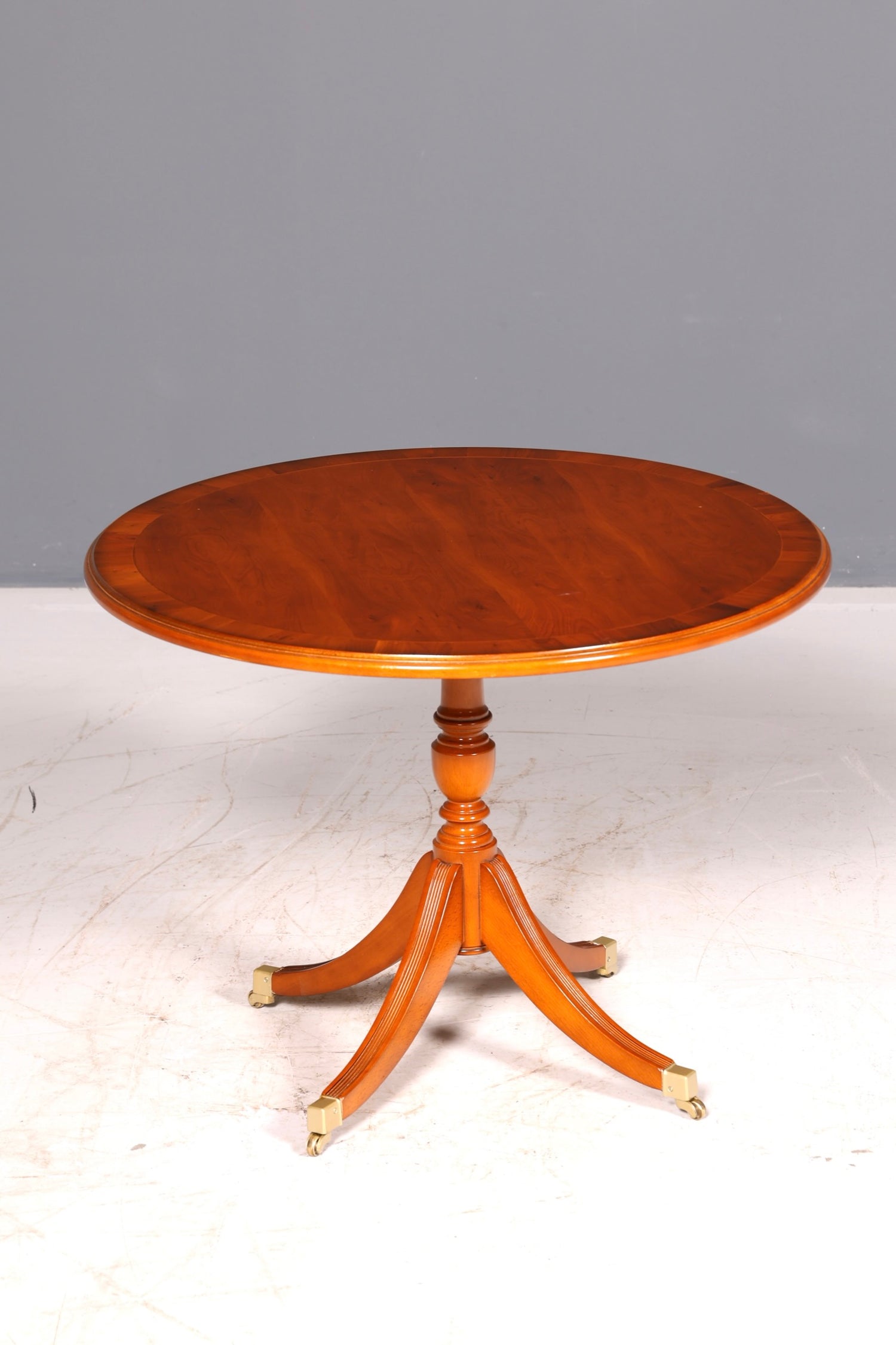 Traumhafter Original Heldense Couchtisch Eibe Englisch Antik Ablagetisch Regency Beistelltisch Rund Vintage