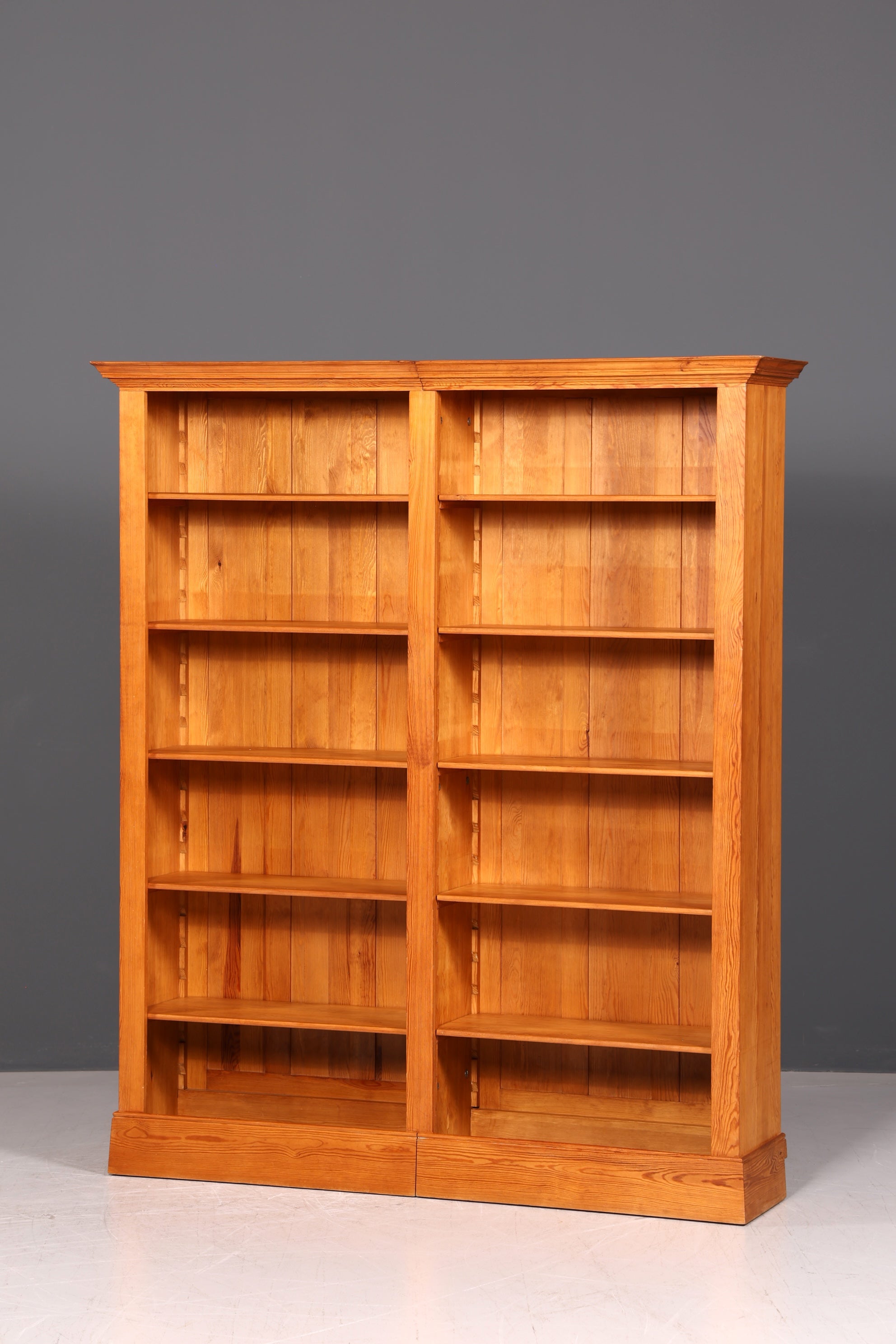 Wunderschönes XXL Bücherregal Massivholz Regal Landhaus Bibliothek Bücherschrank