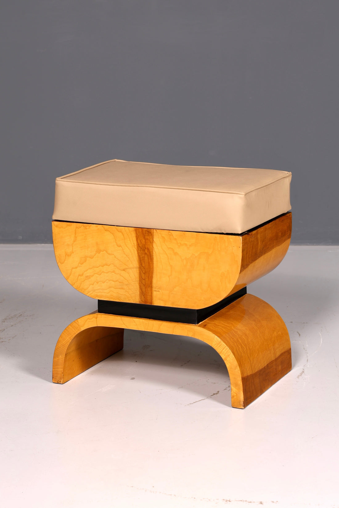 Wunderschöner Hocker im Art Deco Stil Birke Sitzhocker Fußhocker Fußbank Antik Vintage