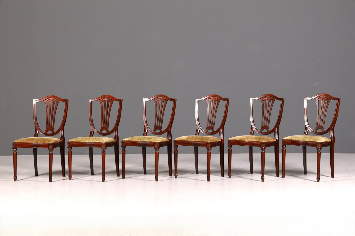 6x Traumhafte Stühle im Gustavianischen Stil Englisch Küchenstühle Antik Stuhl Set Esszimmer