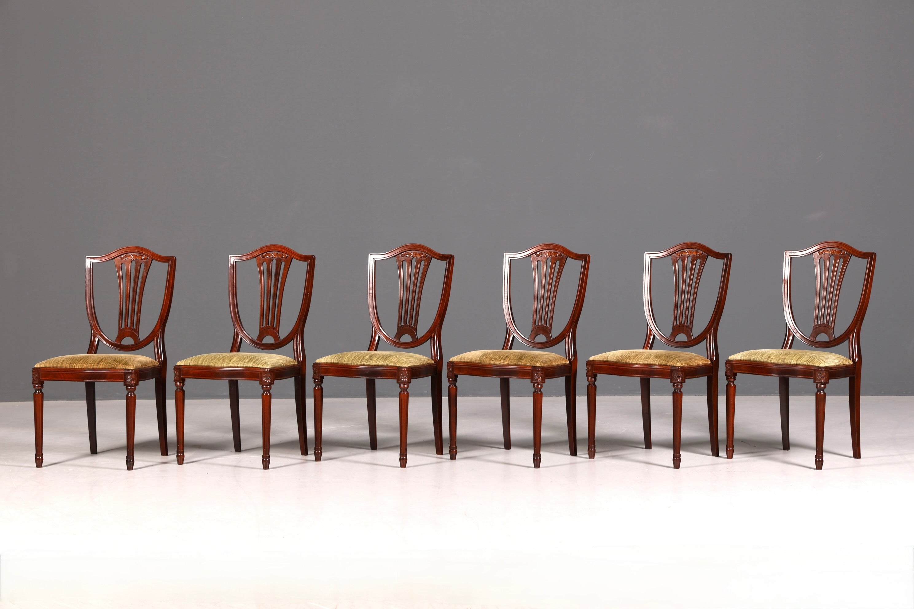 6x Traumhafte Stühle im Gustavianischen Stil Englisch Küchenstühle Antik Stuhl Set Esszimmer
