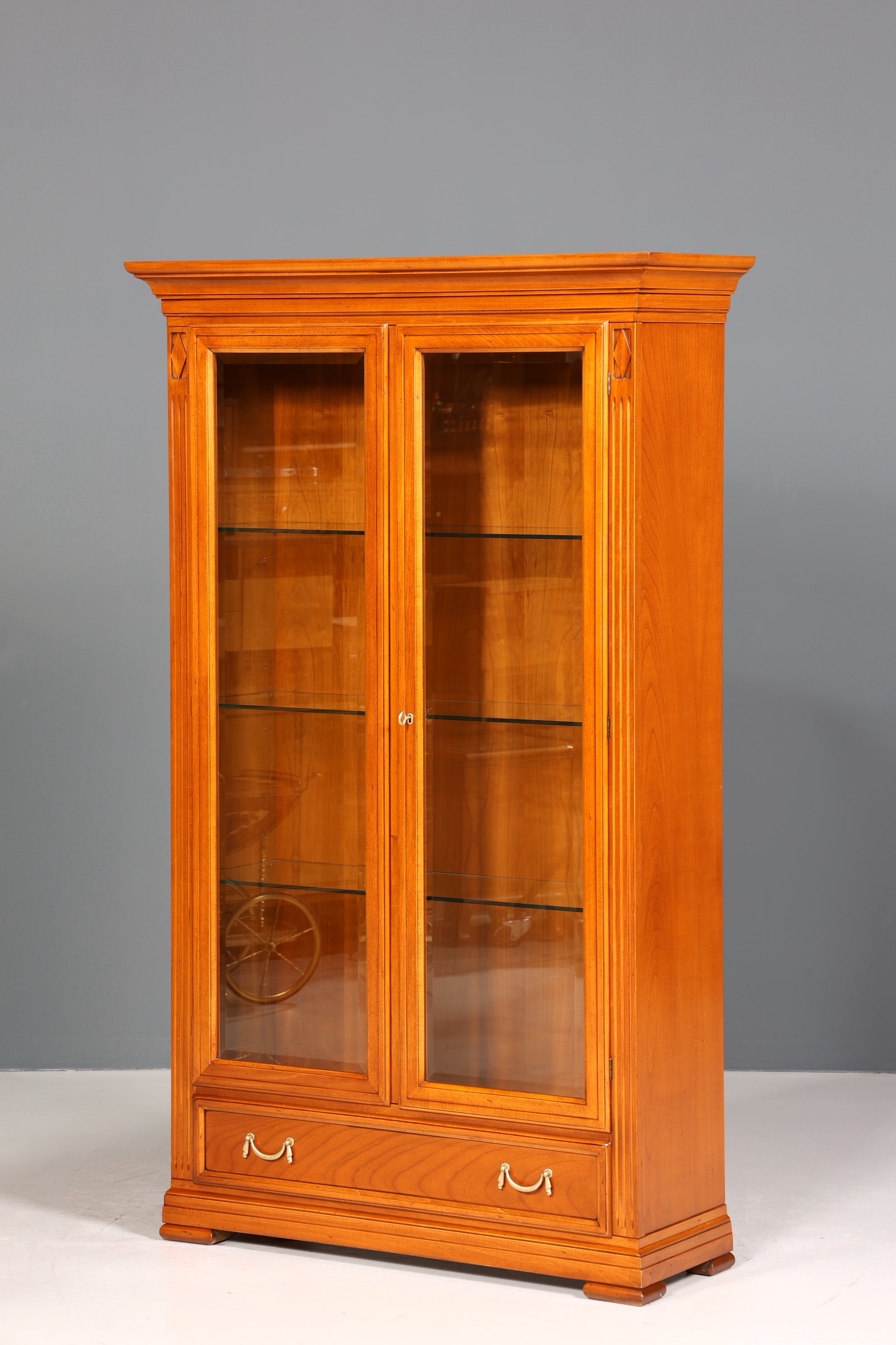 Traumhafte Original Selva Vitrine Antik Stil massiv Holz Buffet Villa Borghese Schrank Regal