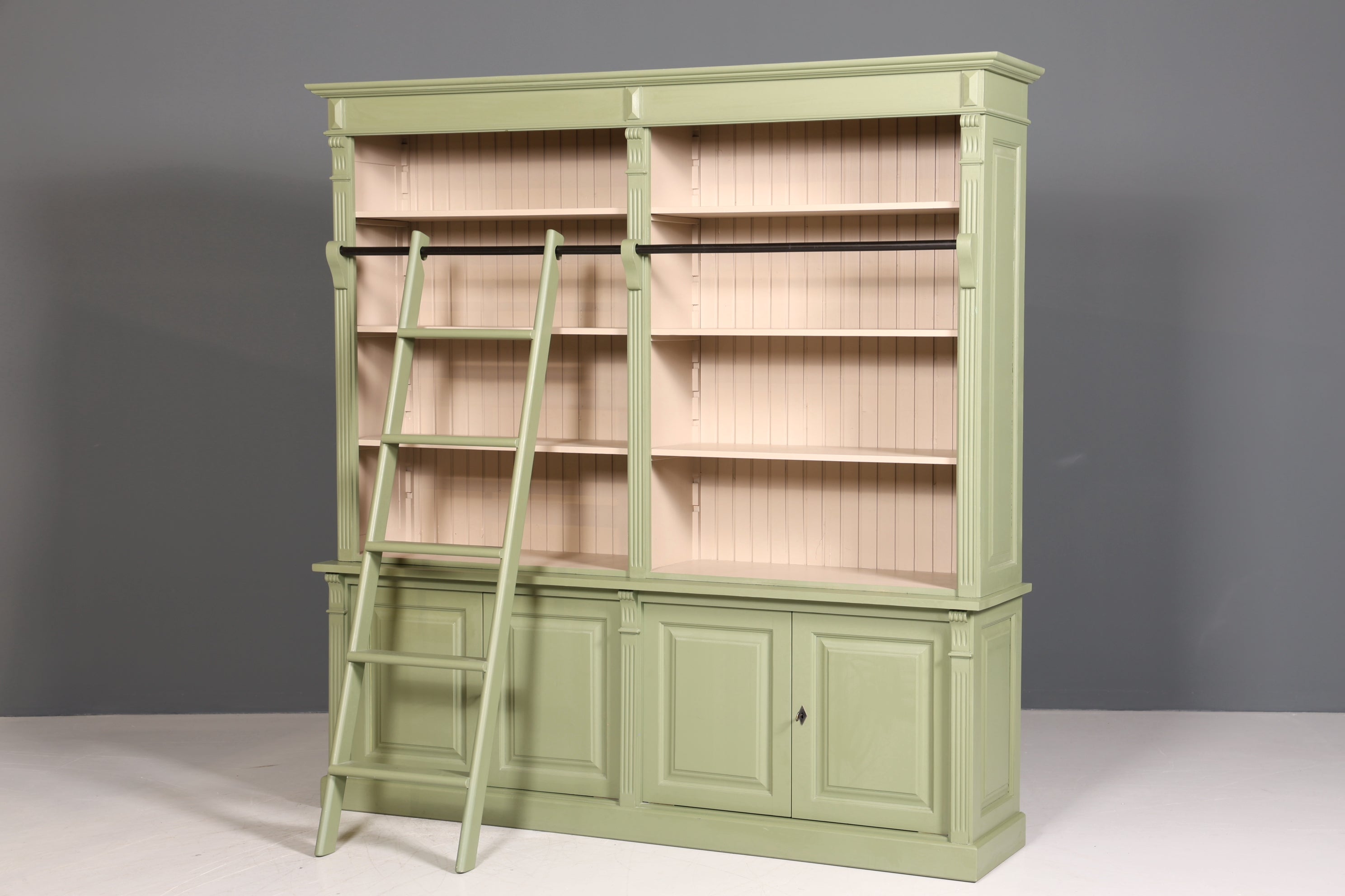 Traumhaftes XXL Landhaus Stil Bibliothek Bücherregal Schrank Antik Kolonial Stil Regal massiv Holz Buchablage