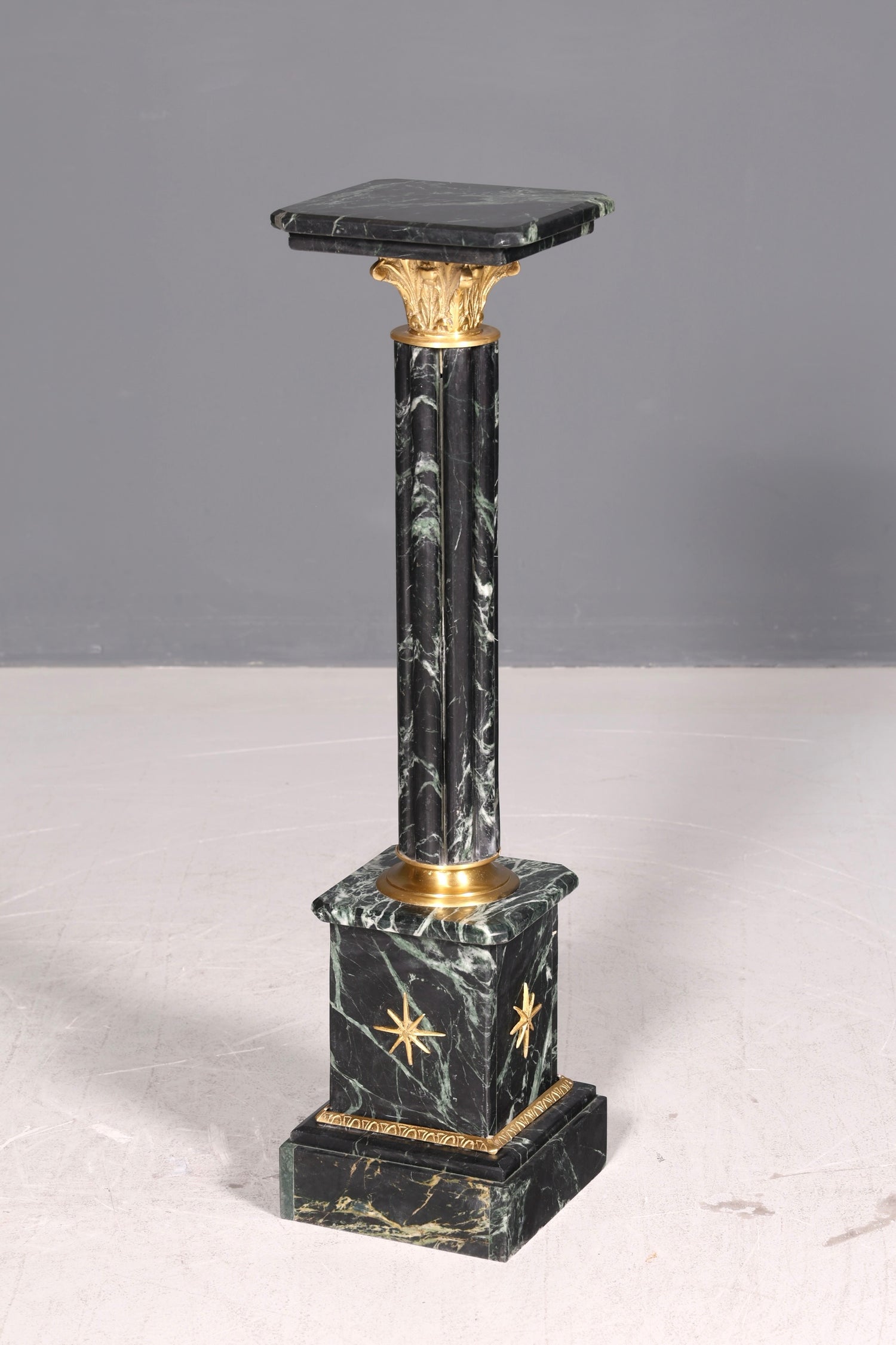Traumhafte Barock Stil Säule Louis XV Marmor Blumensäule Naturstein Sockel Ablage