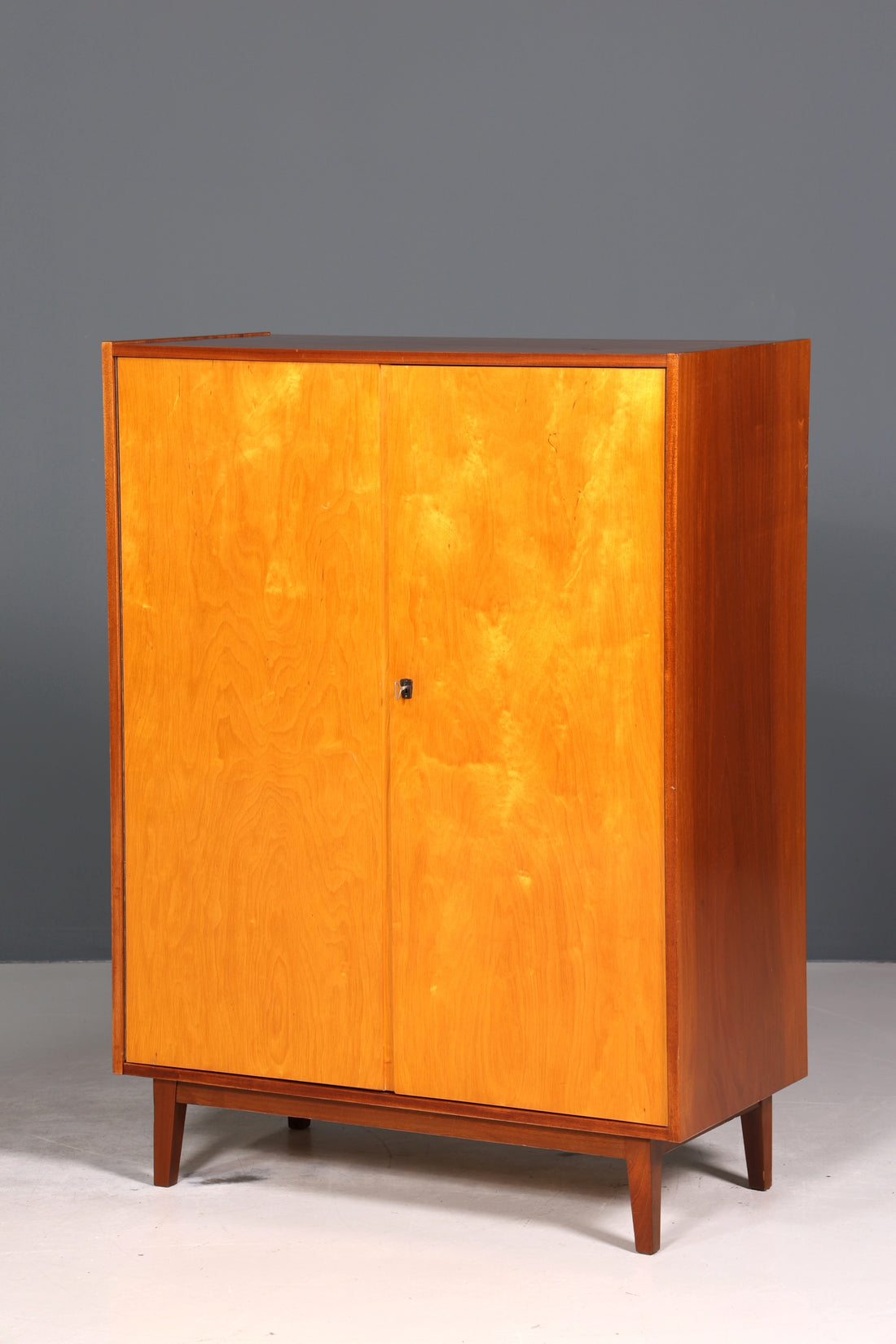 Traumhafter Mid Century Kleiderschrank Vintage Schrank Retro Wäscheschrank