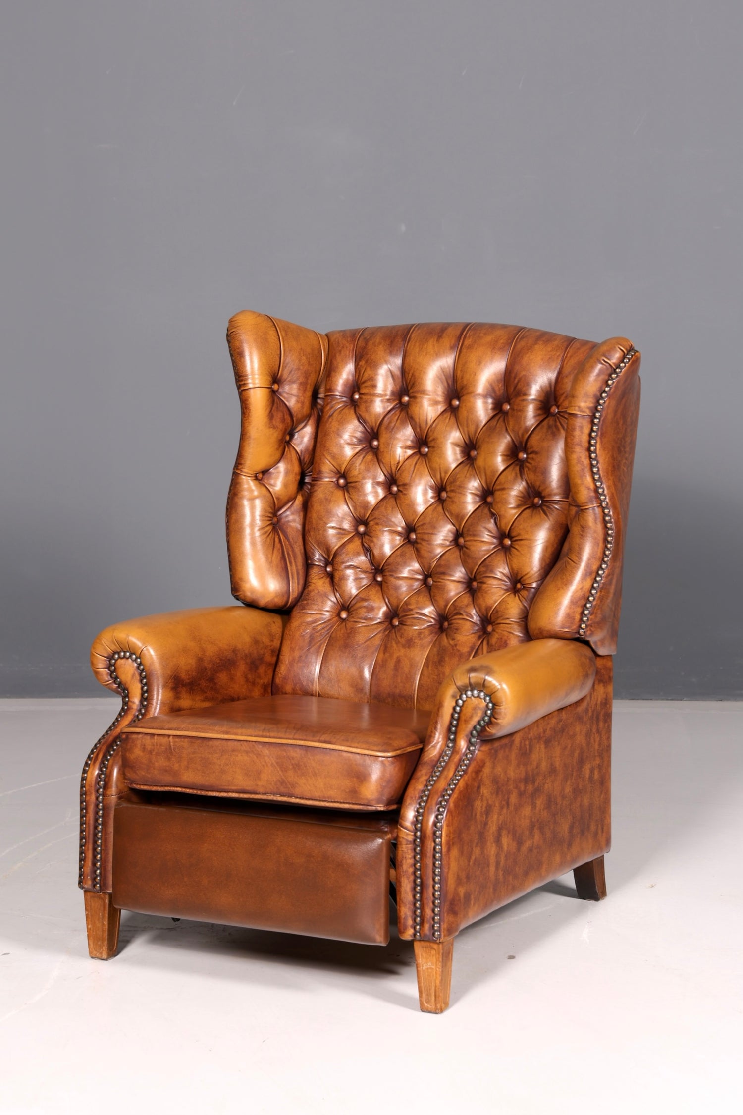 Wunderschöner Original Chesterfield Ohrenbackensessel Englisch Echt Leder Herrensessel Relaxsessel Liegefunktion Vintage