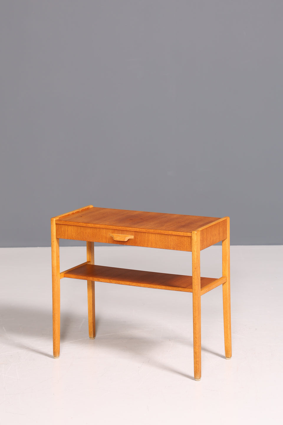 Wunderschöner Mid Century Beistelltisch Danish Design Ablagetisch Teak Tisch 60s