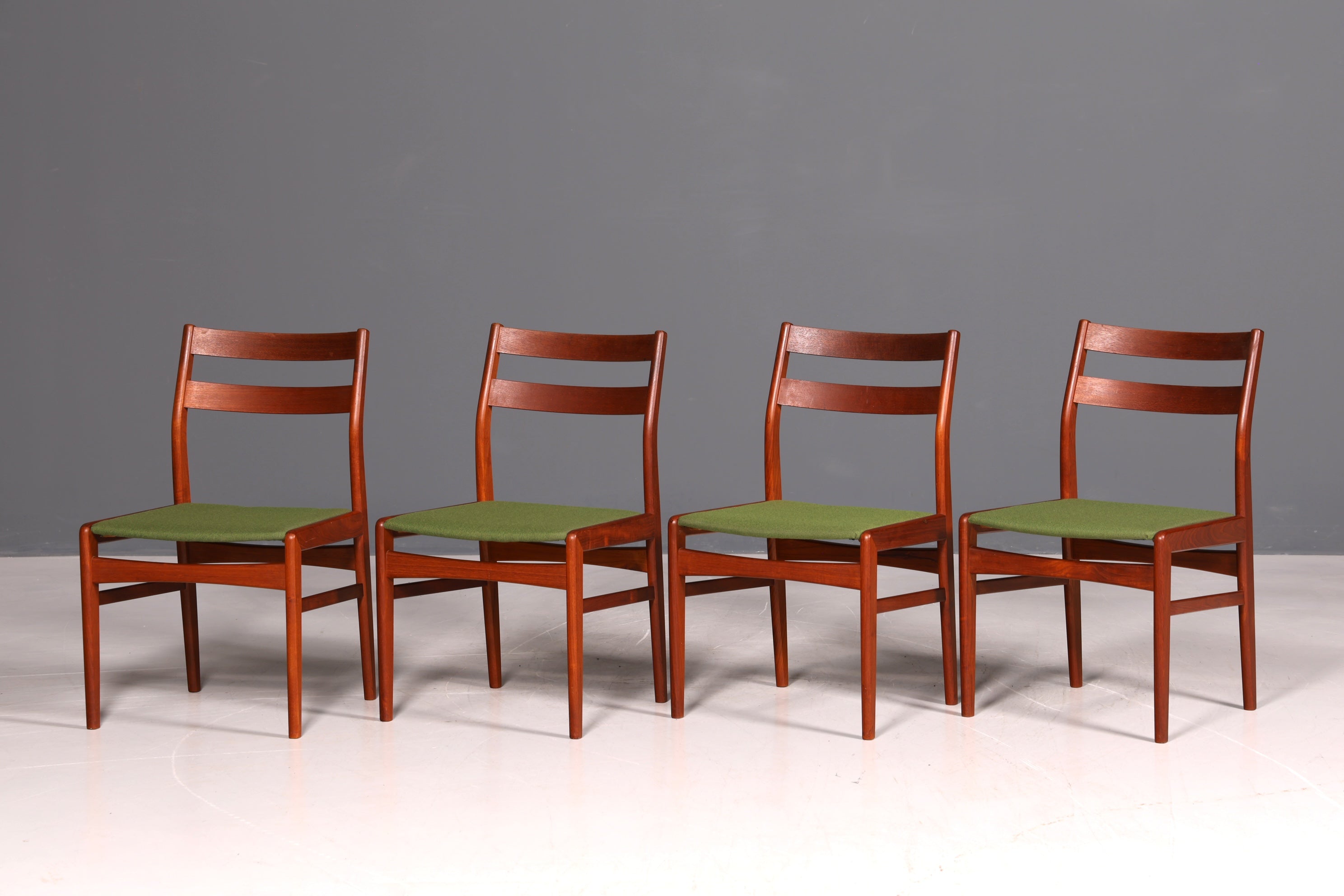 4x Mid Century Teak Holz Stühle Made in Denmark Retro Stuhlset Danish Design Küchenstühle