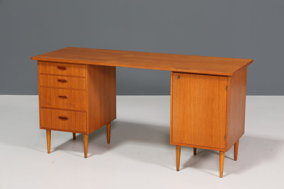 Stilvoller Mid Century Schreibtisch "Made in Sweden" Teak Holz Tisch Bürotisch Office Desk