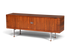 Beeindruckendes Original Hans J. Wegner für RY Møbler Modell RY 25 Sideboard Palisander Holz TV Kommode Vintage Schiebetür Schrank 2 von 2
