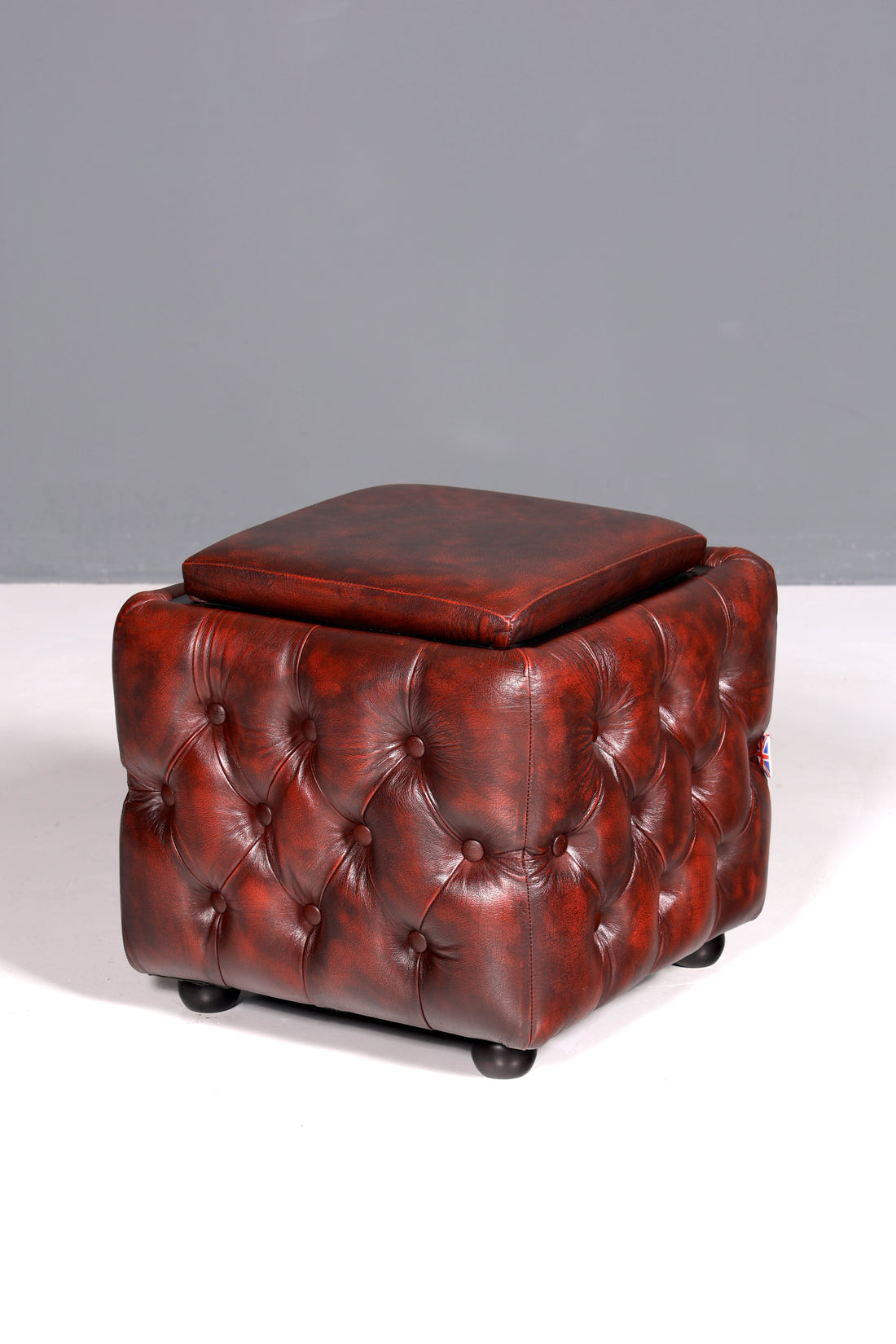 Wunderschöner Original Chesterfield Hocker Englische Sitzbank Fusshocker mit Stauraum UK