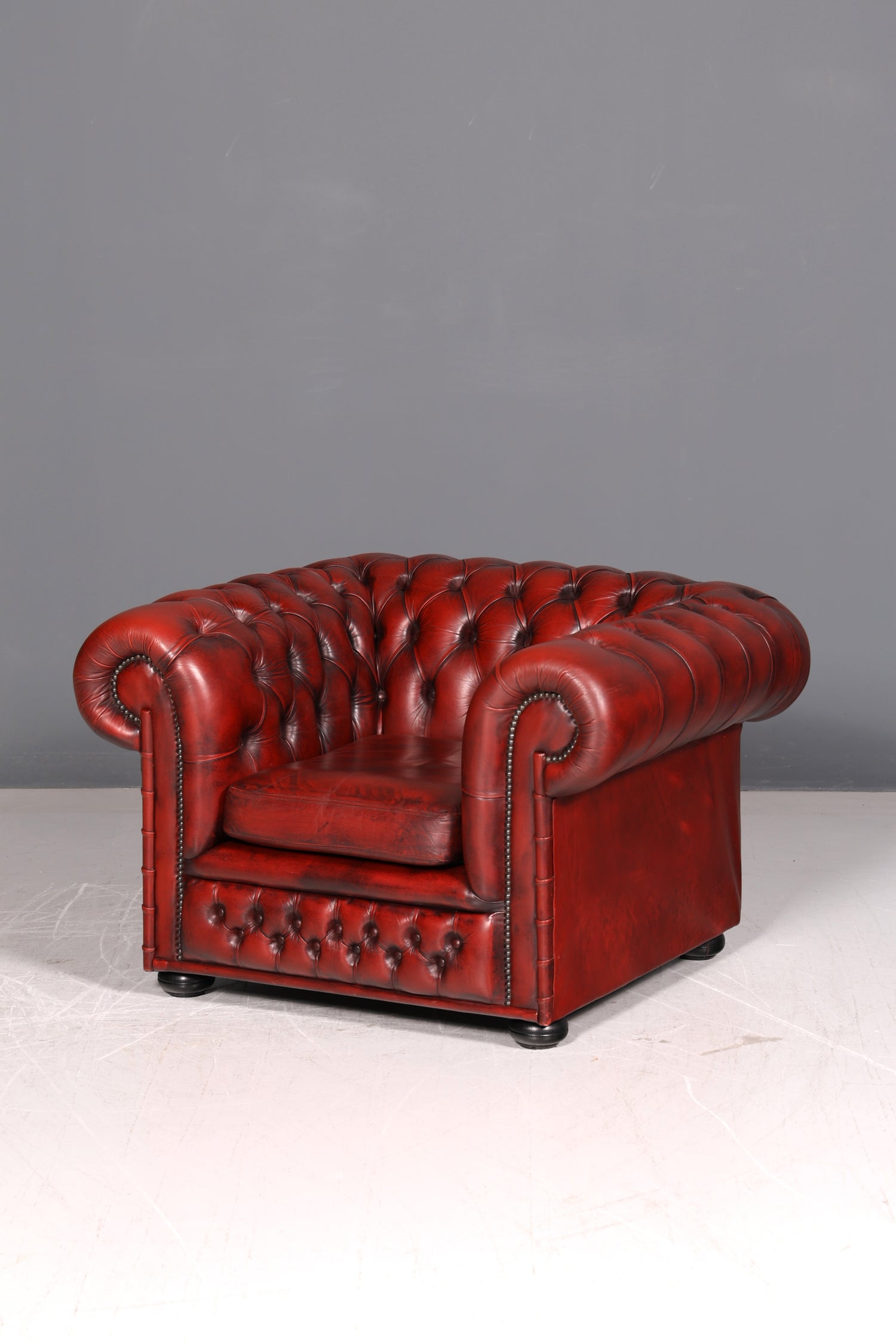 Stilvoller Original Chesterfield Sessel Oxblood Echtleder Englischer Armlehnsessel Herrensessel Antik Ledersessel