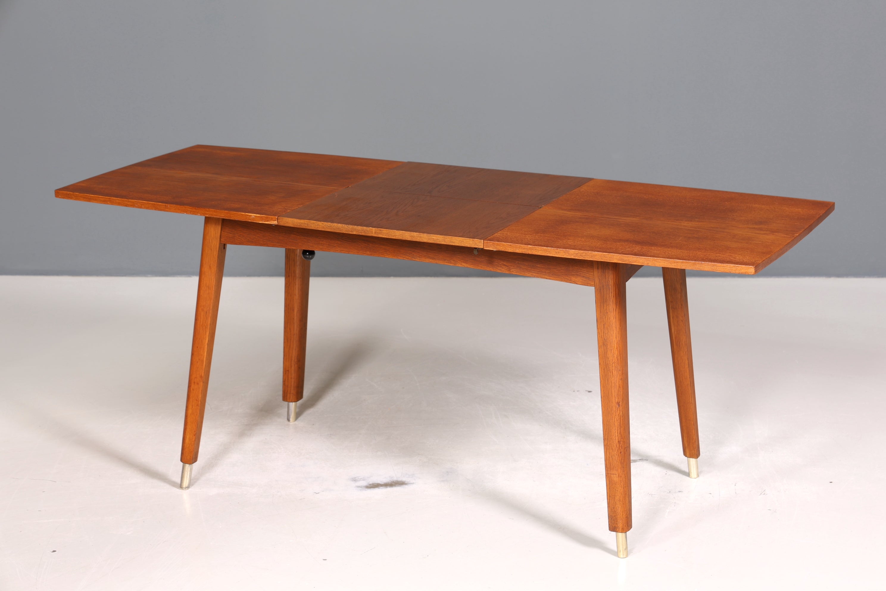 Schlichter Mid Century Esstisch ausziehbarer und höhenverstellbarer Vintage Tisch Retro Küchentisch