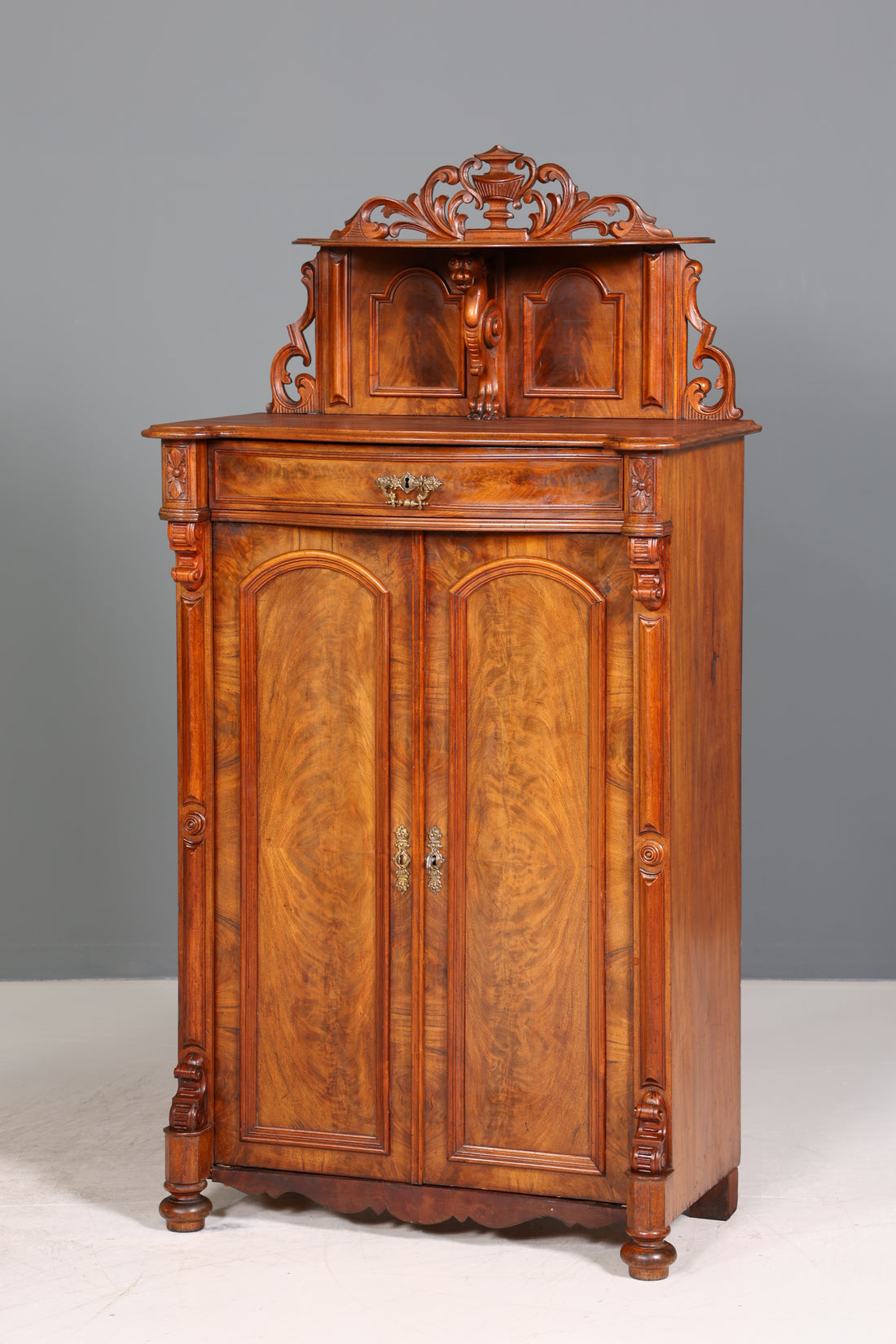 Traumhafter Louis Philippe Schrank um 1880 Gründerzeit Vertiko Aufsatz Schrank