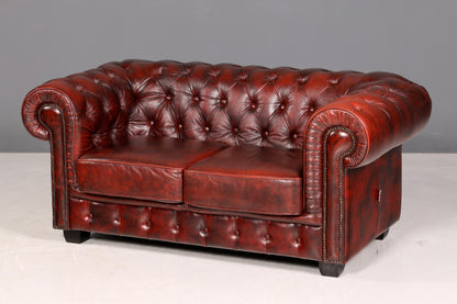 G074 Finish Wunderschönes Original Chesterfield 2er Sofa Englisch Oxblood Leder 2- Sitzer Couch
