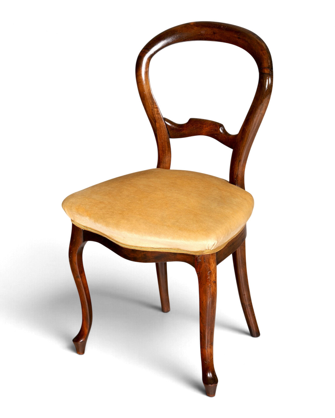 Hauptstadt Möblerei Stuhl H949 mit dunklem Holzrahmen und beigem Samtpolster im antiken Design