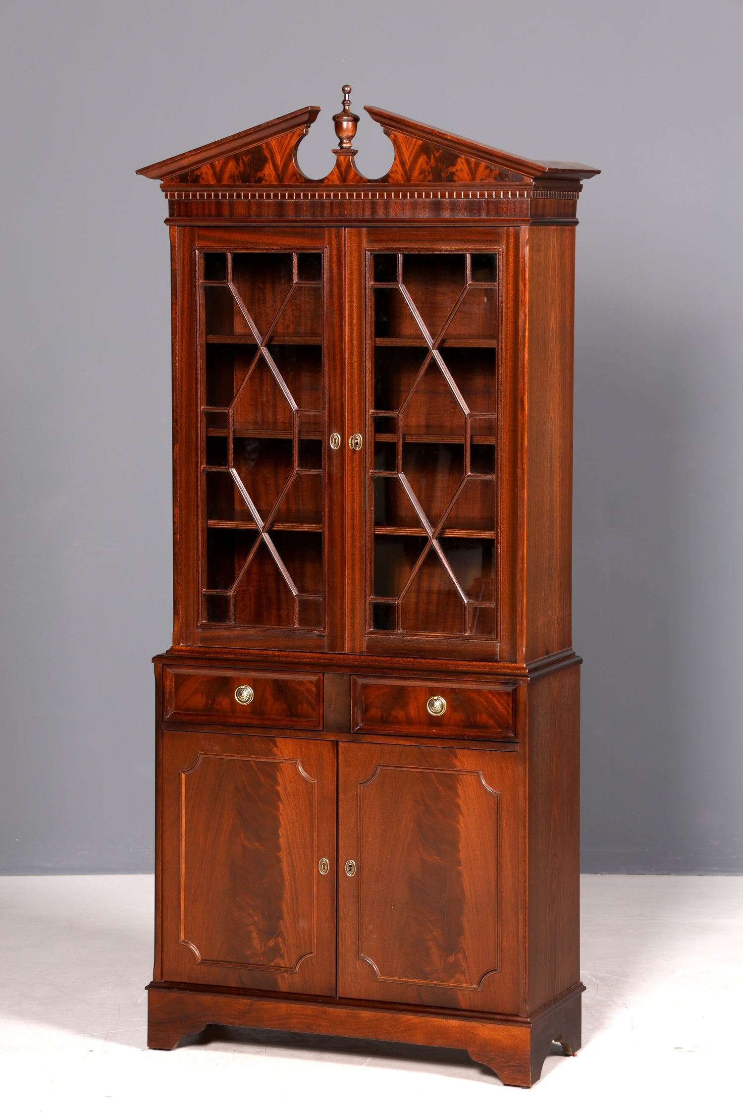 Stilvolle Englische Vitrine Bibliothek Bücherschrank UK Buffet Glasvitrine Schrank