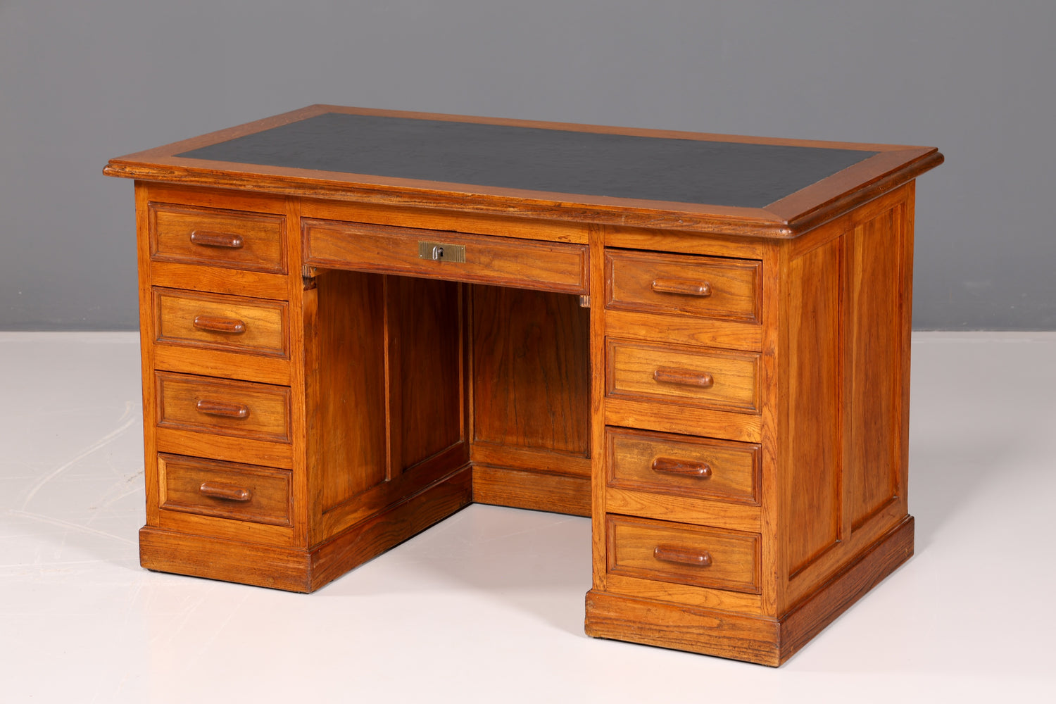 Wunderschöner Schreibtisch im Bauhaus Stil Art Deco Bürotisch Office Table Eiche Antik Vintage