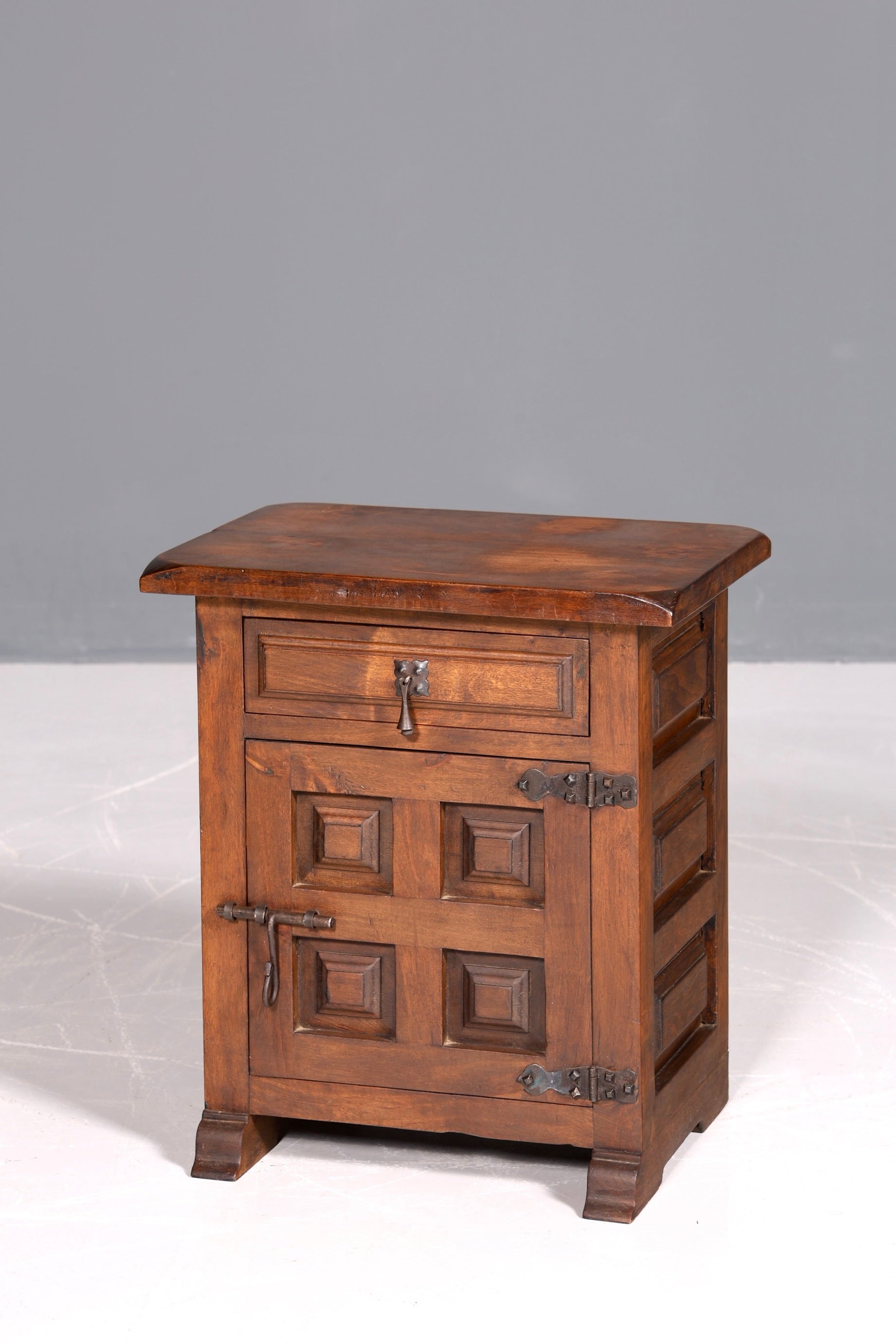 Wunderschöne Spanische Kommode echt Holz Nachttisch Kommode rustikaler Nightstand