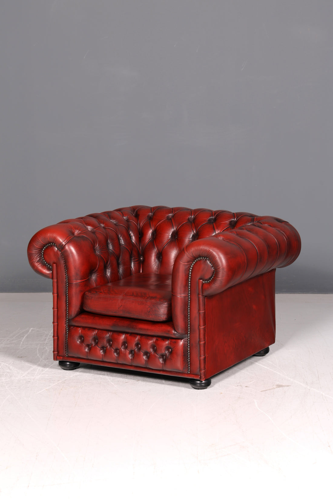 Stilvoller Original Chesterfield Sessel Oxblood Echtleder Englischer Armlehnsessel Herrensessel Antik Ledersessel