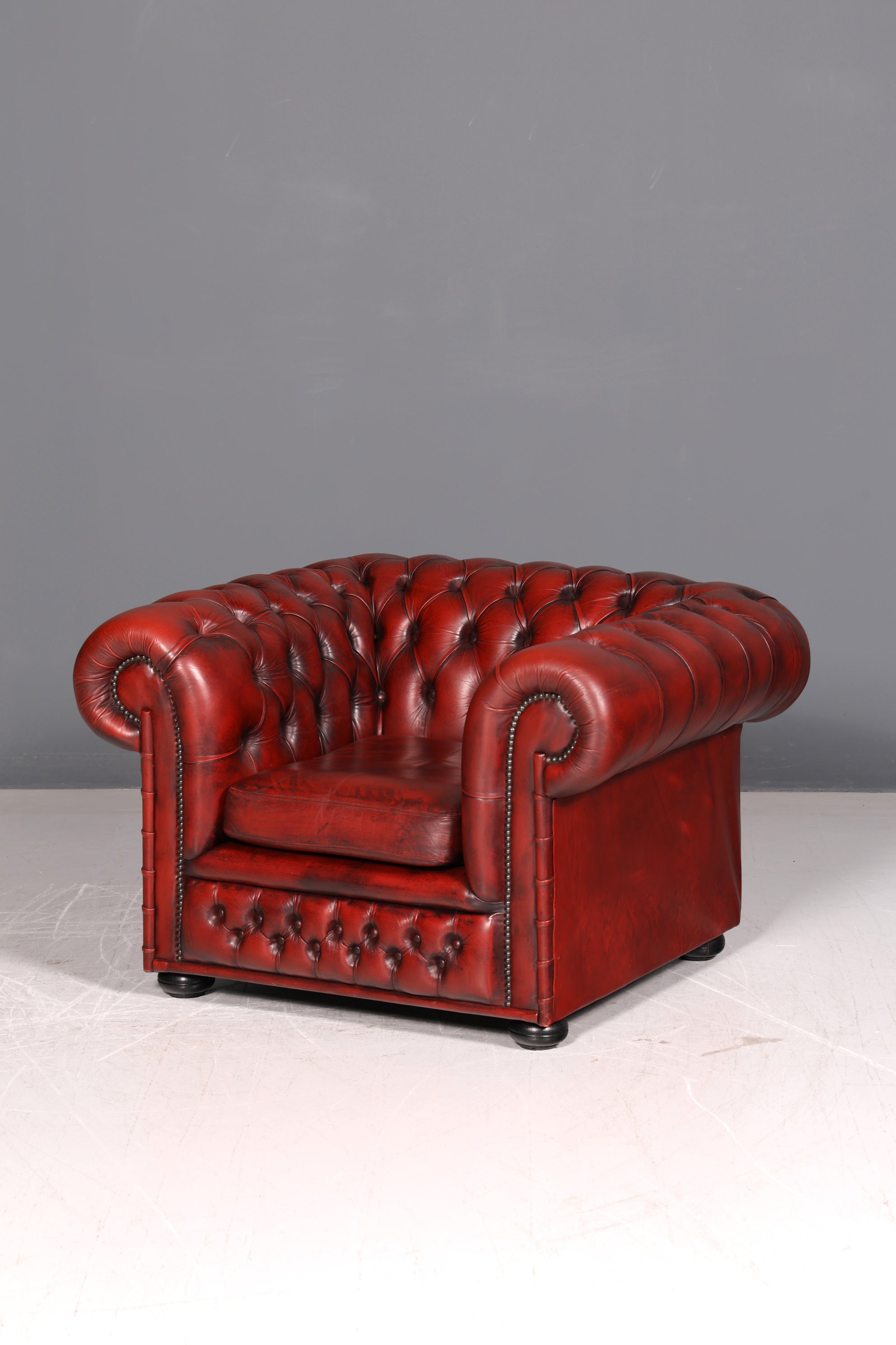 Stilvoller Original Chesterfield Sessel Oxblood Echtleder Englischer Armlehnsessel Herrensessel Antik Ledersessel