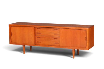 Hauptstadt Möblerei H.P. Hansen XXL Sideboard aus Teakholz im Mid Century Design mit Schiebetüren und Schubladen
