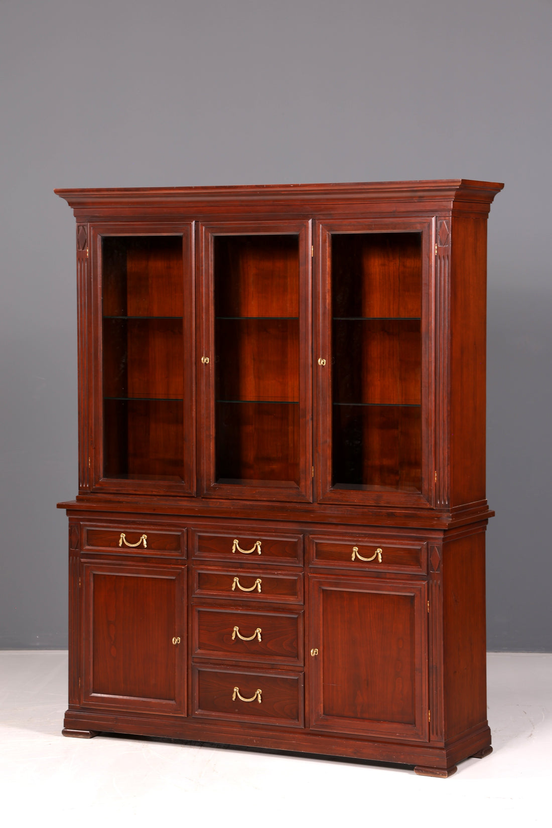 Wunderschöne Original Selva Vitrine Villa Borghese Antik Stil massiv Holz Buffet Schrank Bibliothek