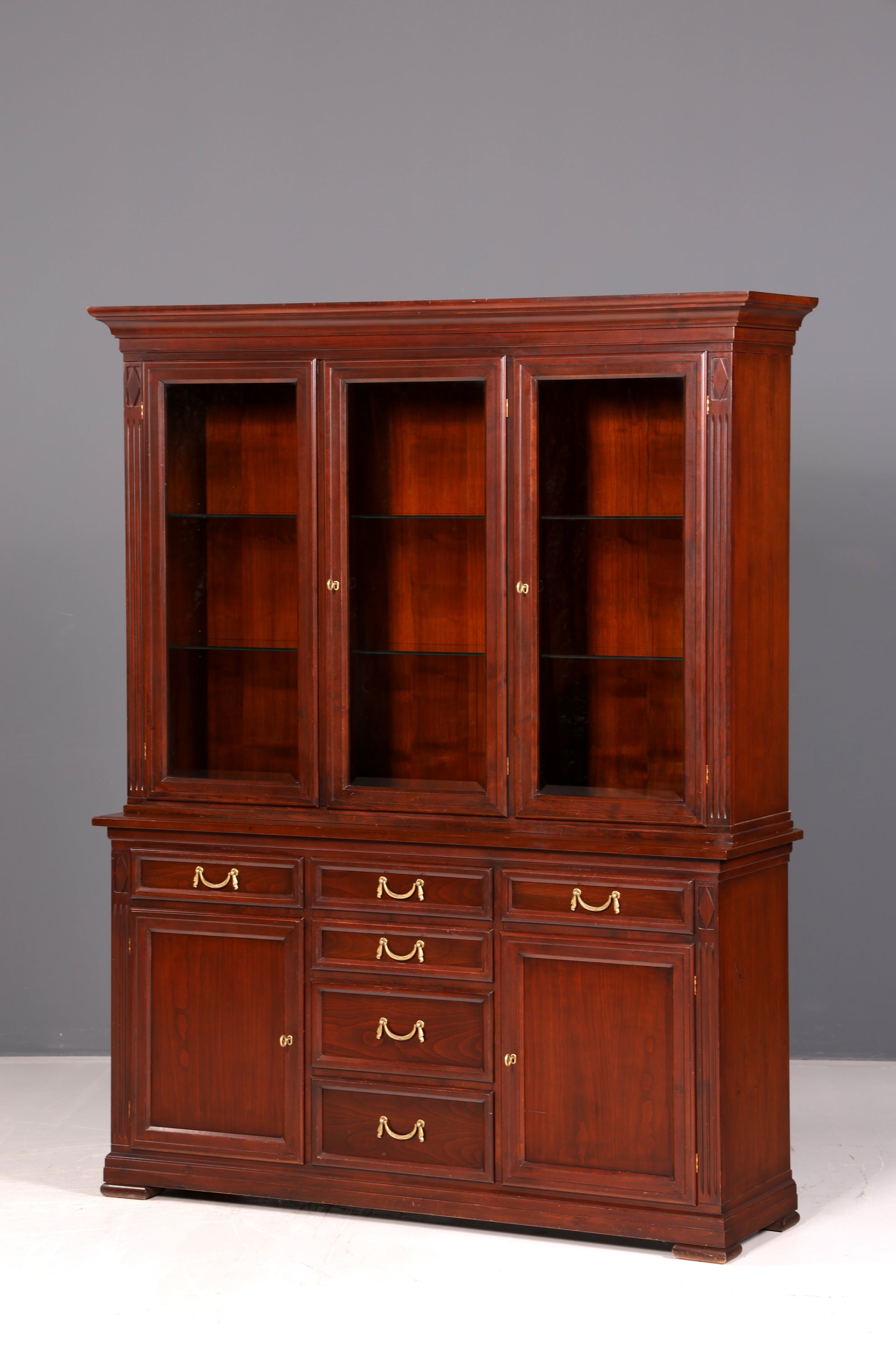 Wunderschöne Original Selva Vitrine Villa Borghese Antik Stil massiv Holz Buffet Schrank Bibliothek