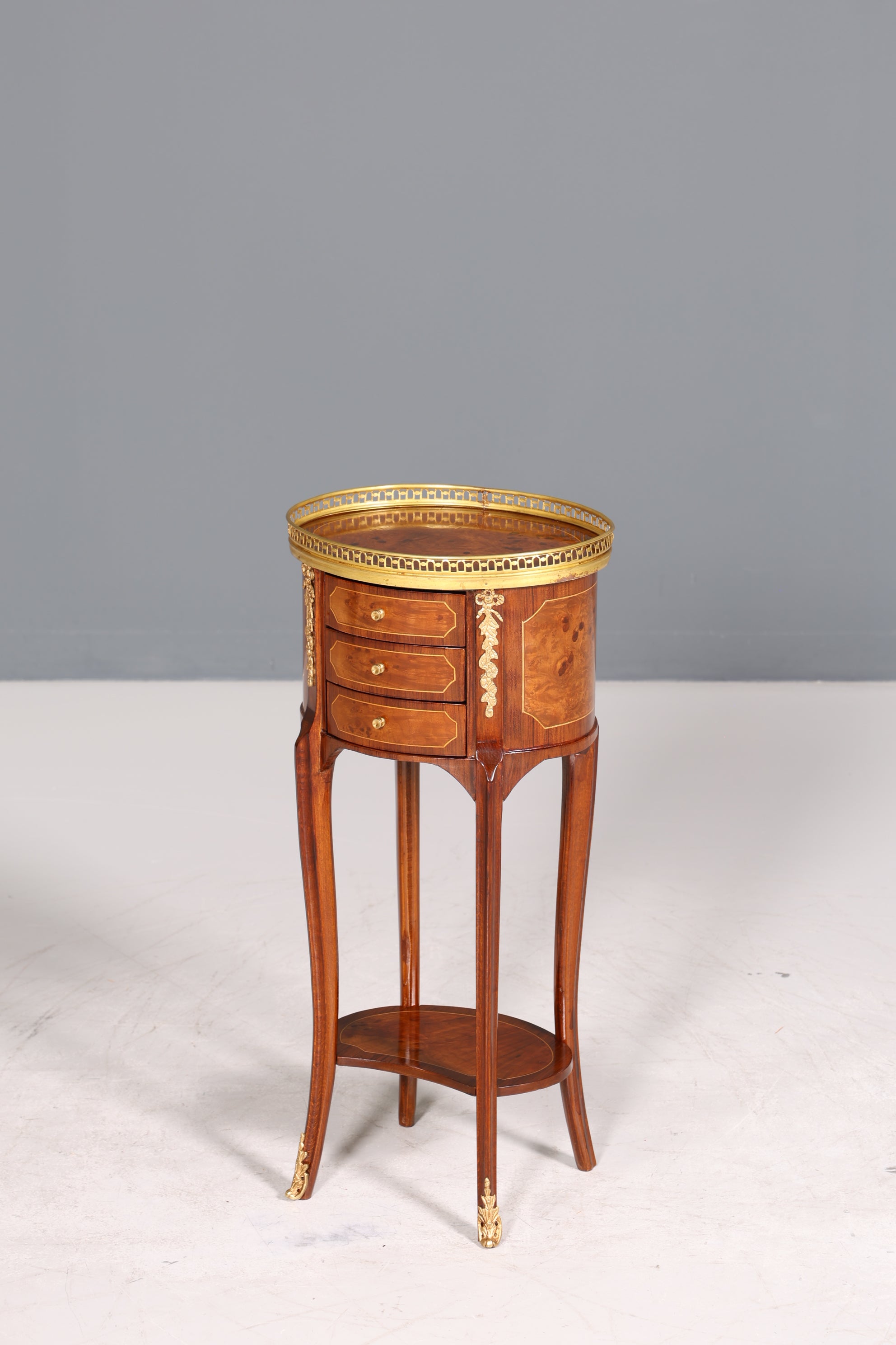 Edler Barock Louis XV Stil Beistelltisch Ablagetisch massiv Kommode Antik Stil