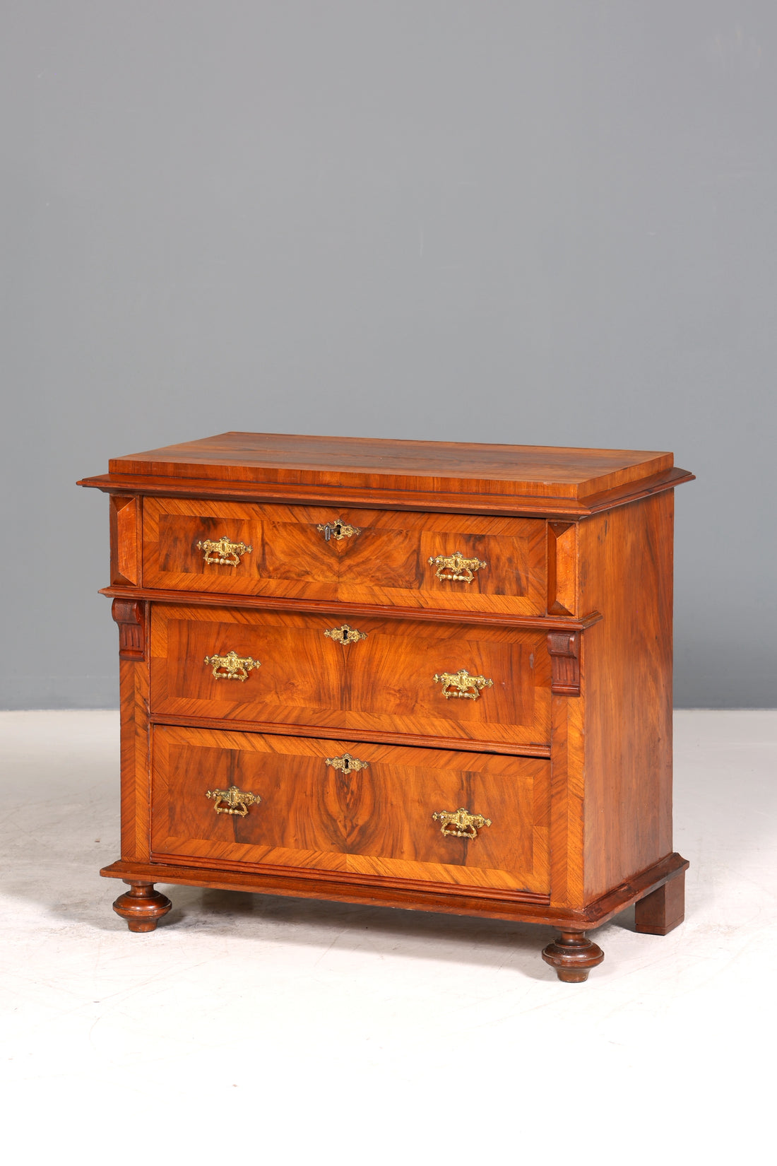Stilvolle Gründerzeit Kommode Jugendstil Antik Sideboard Schubladenkommode Wäschekommode