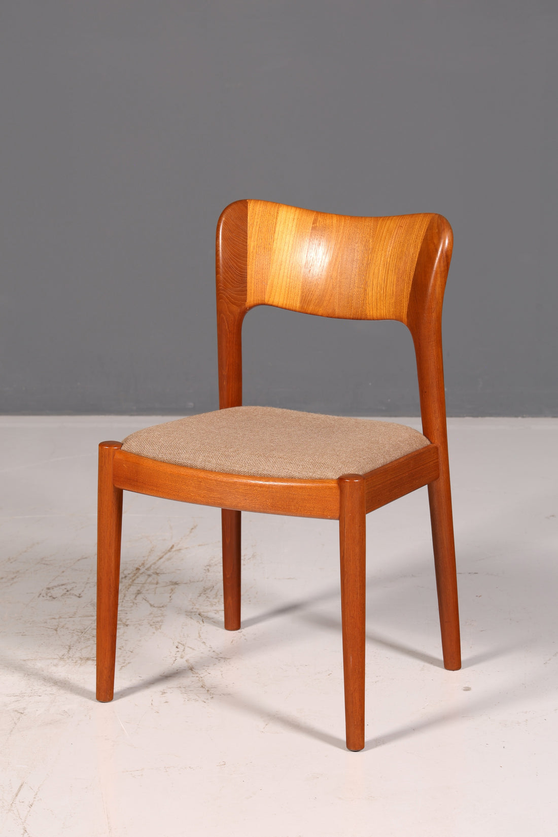 Edler Mid Century Stuhl der Marke Niels Koefoed Koefoeds Hornslet Modell 177 Teak Danish Design Esszimmerstuhl Küchenstuhl Vintage