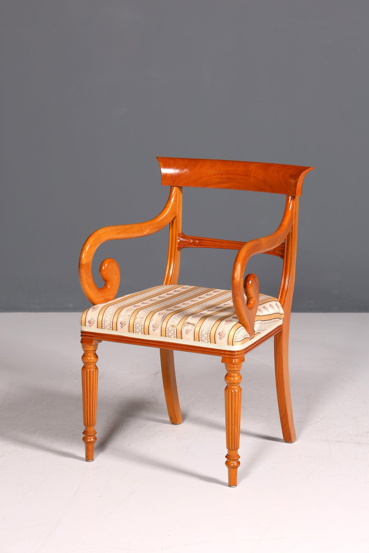 Wunderschöner Englischer Stuhl UK Küchenstuhl Antik Biedermeier Stil Eibe Sekretär Stuhl Polsterstuhl