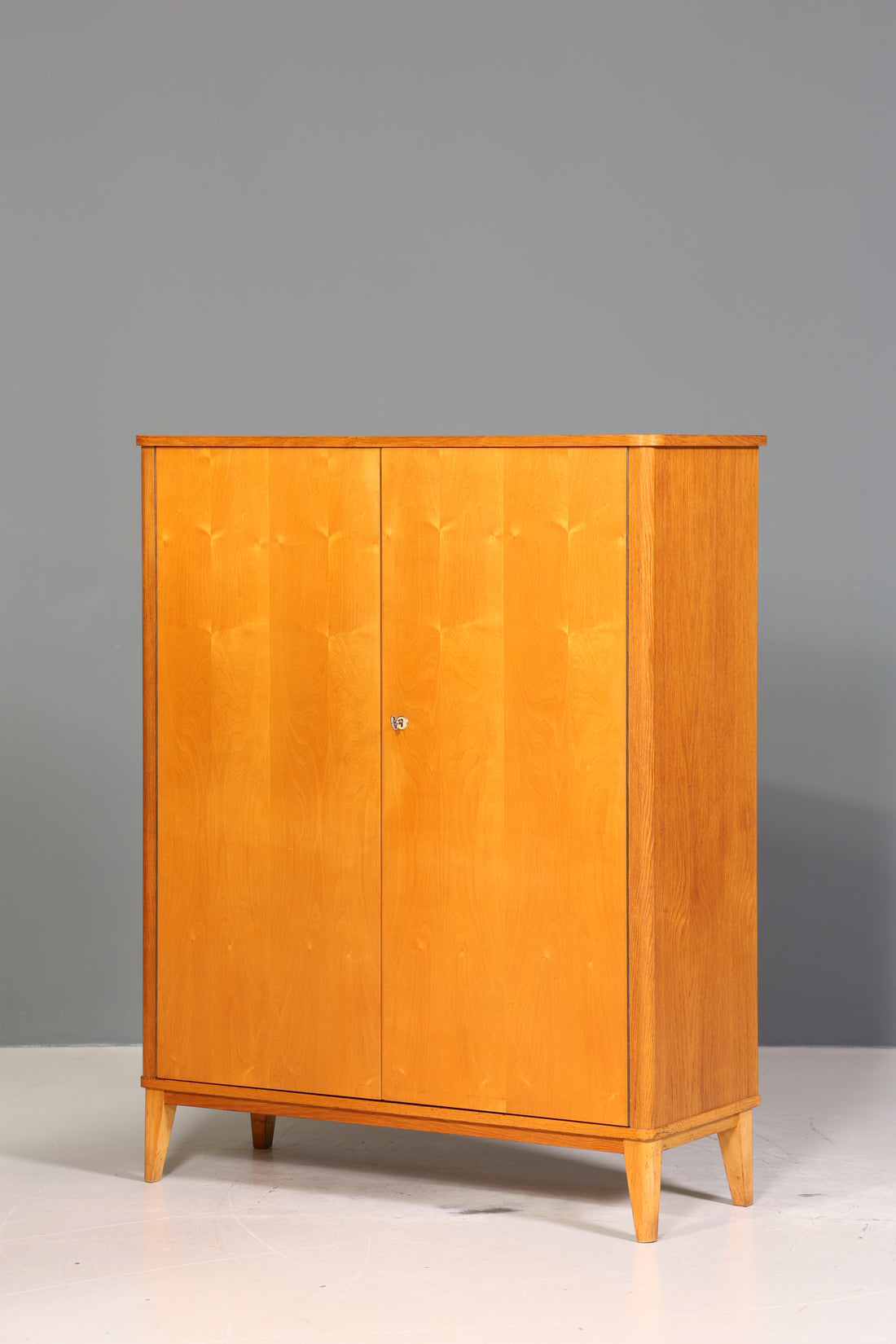 Traumhafter Mid Century Schrank 60er Jahre Wäscheschrank Aktenschrank Kommode Kleiderschrank