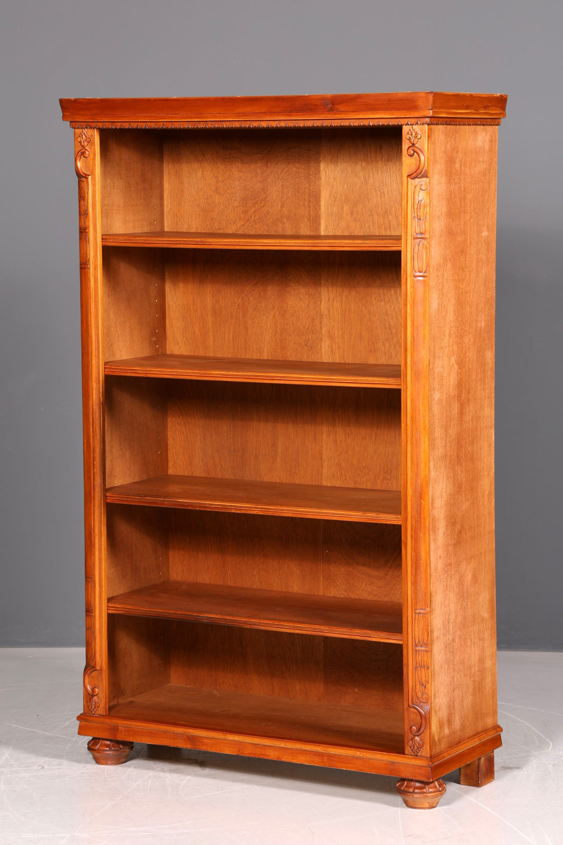 Beautiful antique-style bookshelf cabinet country house shelf book storage bookshelf vintage