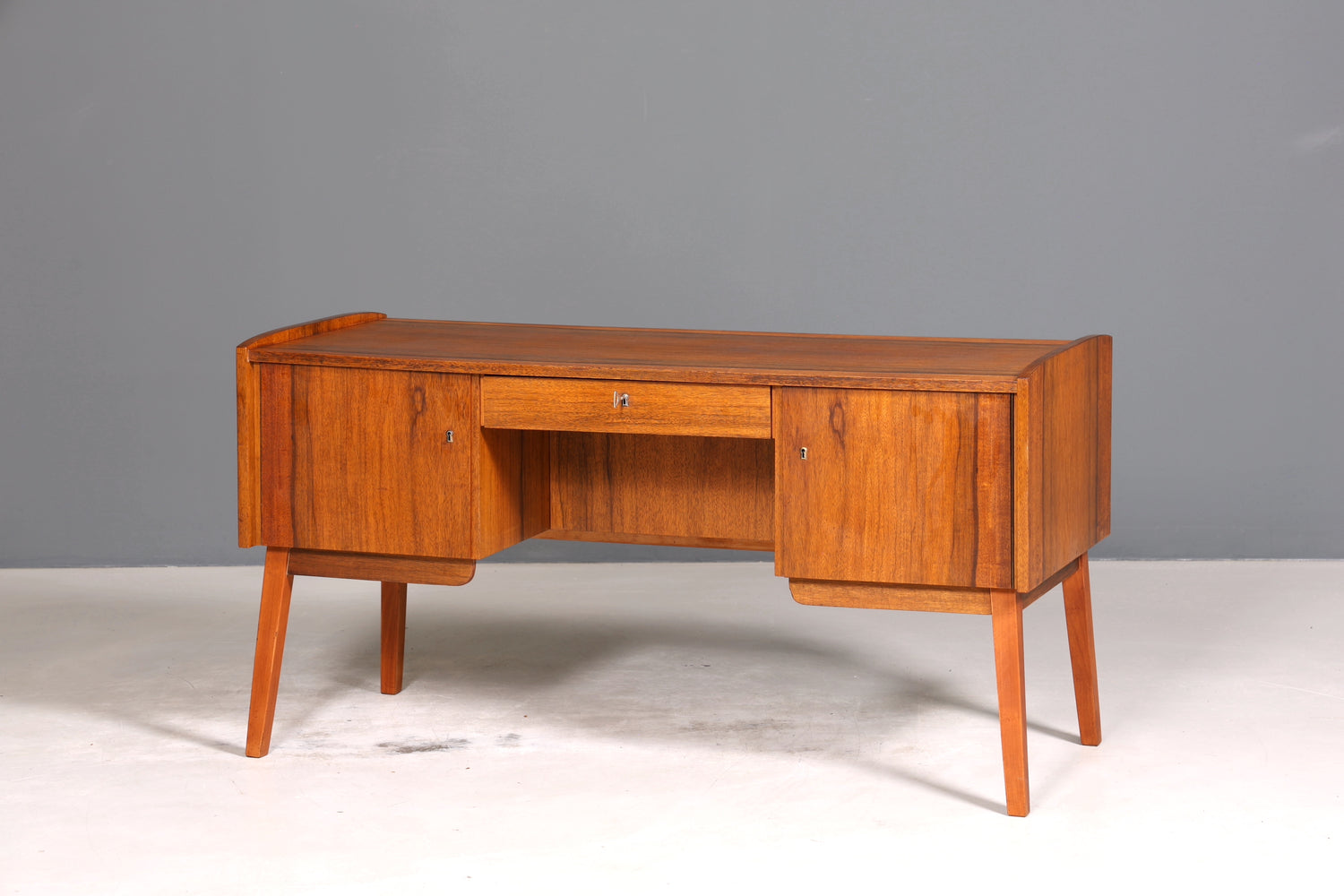 Wunderschöner Mid Century Schreibtisch Danish Design Bürotisch Vintage Office Table