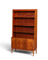 Hauptstadt Möblerei Mid Century Bücherregal aus Nussbaum mit Unterschrank und höhenverstellbaren Regalböden im Vintage Stil