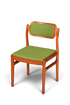 Hauptstadt Möblerei Johannes Andersen Stuhl aus Teakholz mit grünem Stoffbezug im Mid Century Danish Design