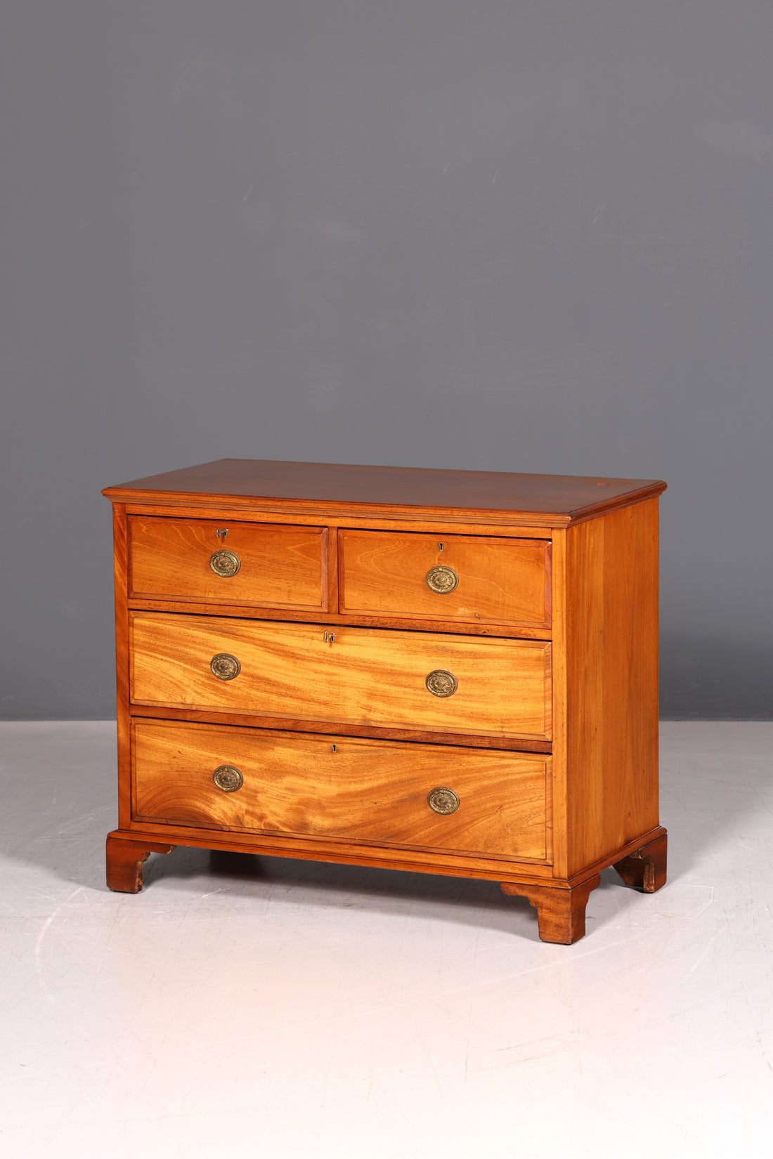 Noble English Chest of Drawers Antique Solid Real Wood Sideboard Vintage Drawers  