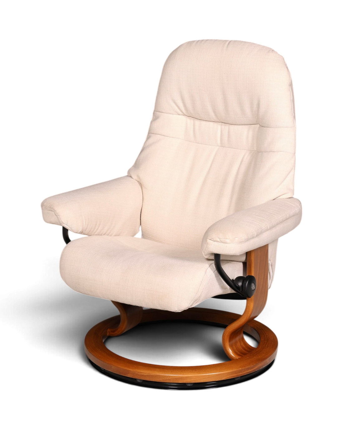 Hauptstadt Möblerei Relaxsessel in Creme mit Stoffbezug und geschwungenem Holzgestell in H843 Finish