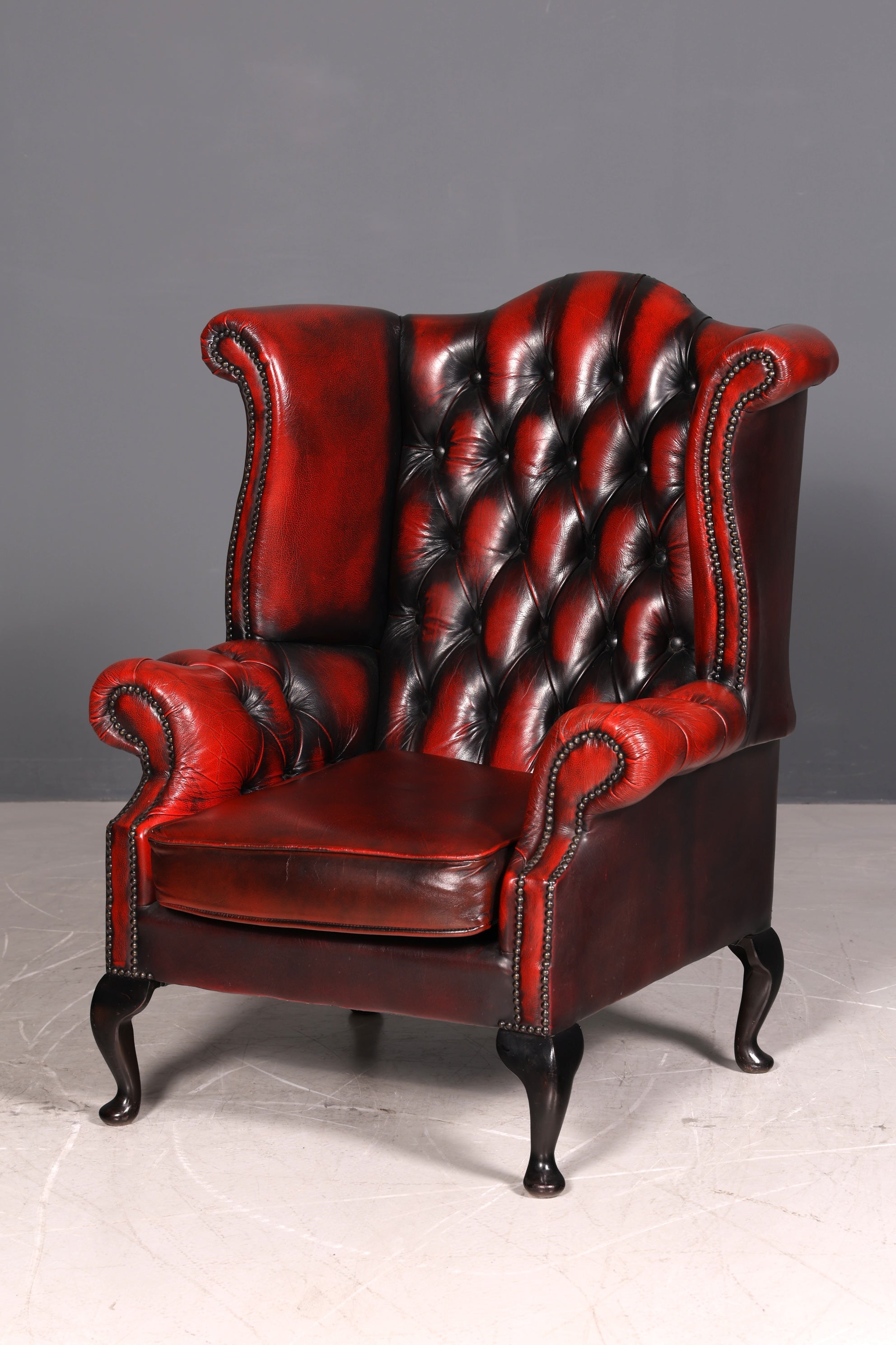 Original Chesterfield Ohrenbacken Sessel Queen Anne Englisch Oxblood Leder Herrensessel UK Armlehnsessel 1 von 2