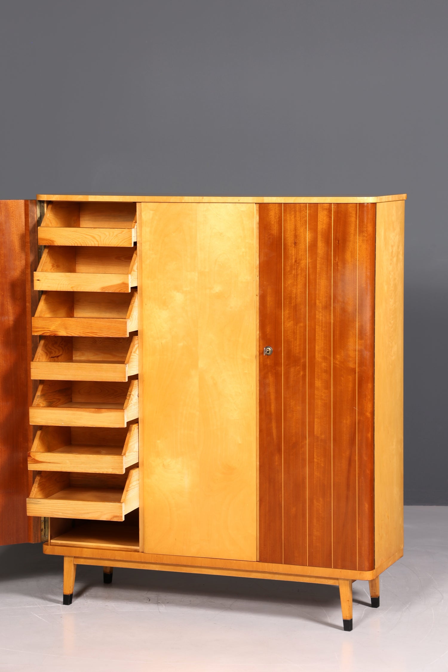 Wunderschöner Mid Century Schrank 60er Jahre Kleiderschrank Wäscheschrank Aktenschrank