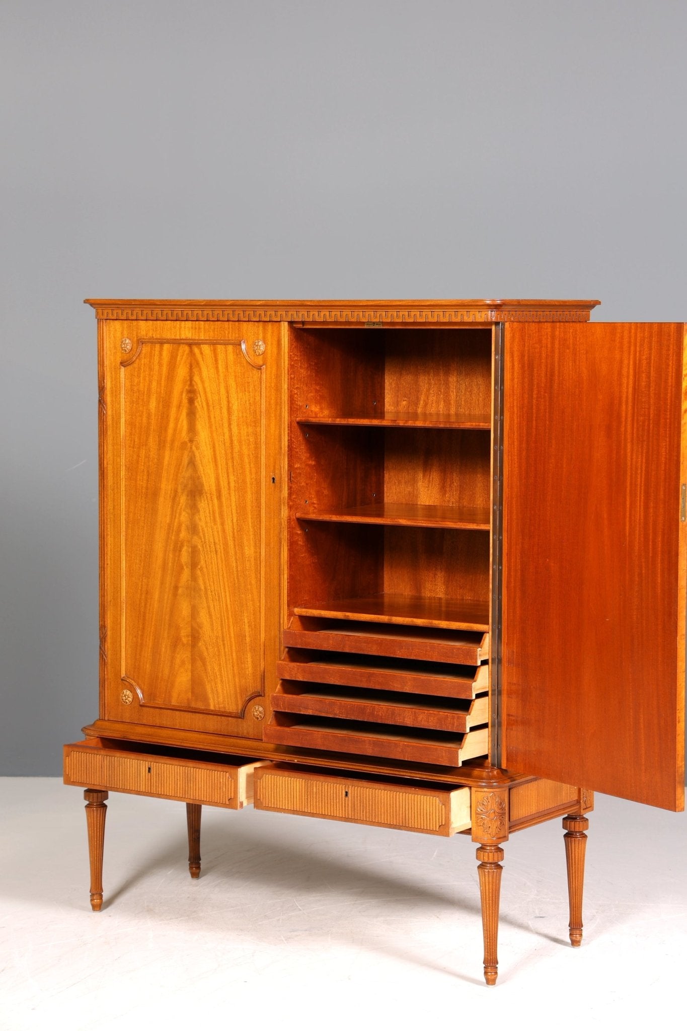Wunderschöner Englischer Schrank Antik Mahagoni Vertiko Barock Stil Highboard Aktenschrank