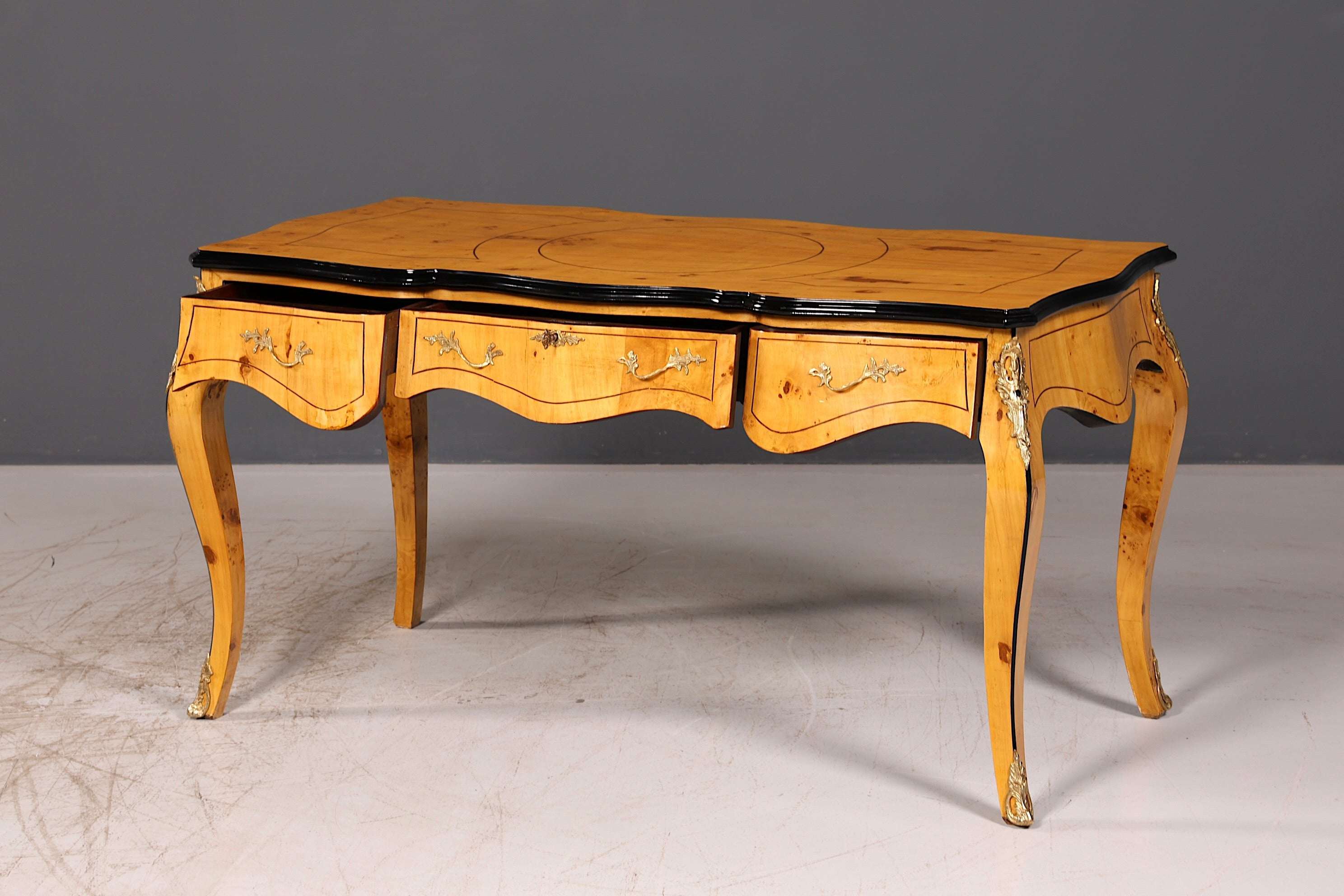 Beautiful Louis XV-style desk French office desk antique-style office table solid wood