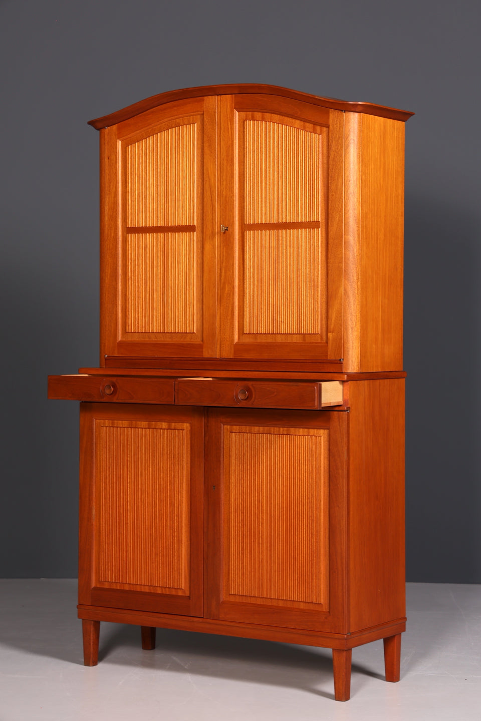 Edler "Carl Malmsten - Herrgården" Schrank Sweden Teak Holz Kleiderschrank Regal